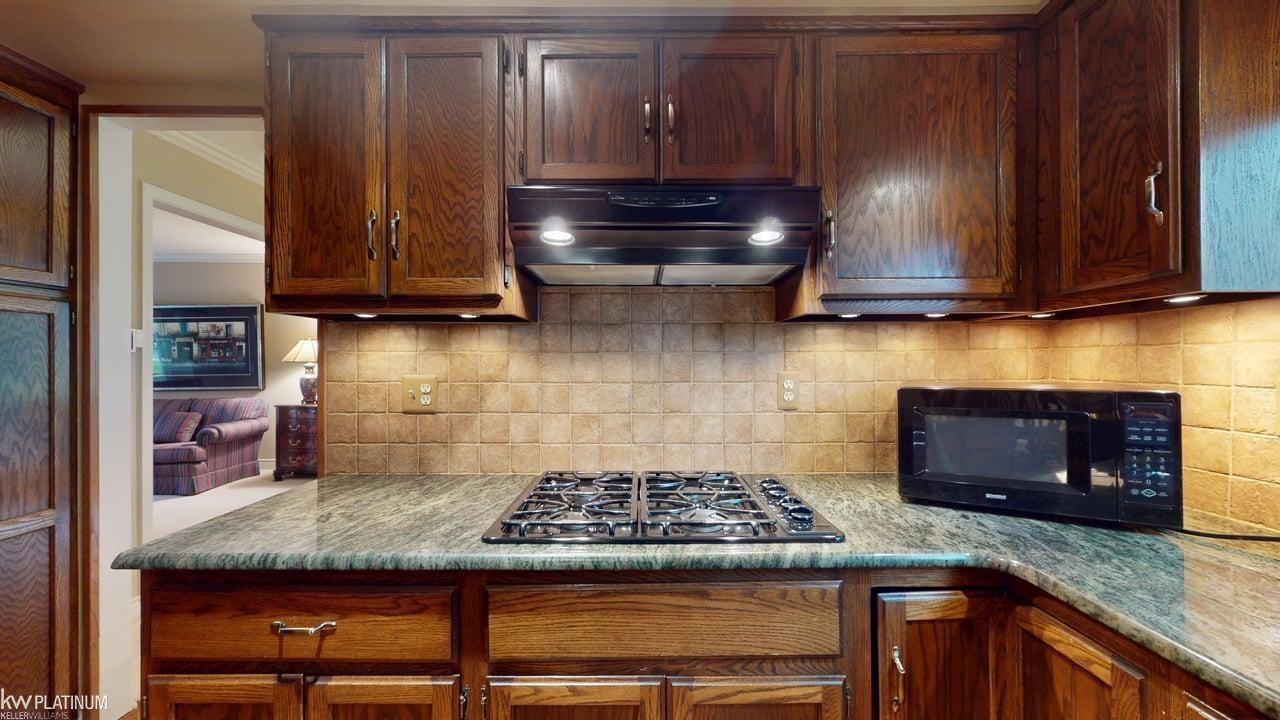 13861 Timberview Drive, Shelby Twp, MI 48315 — Photo 12