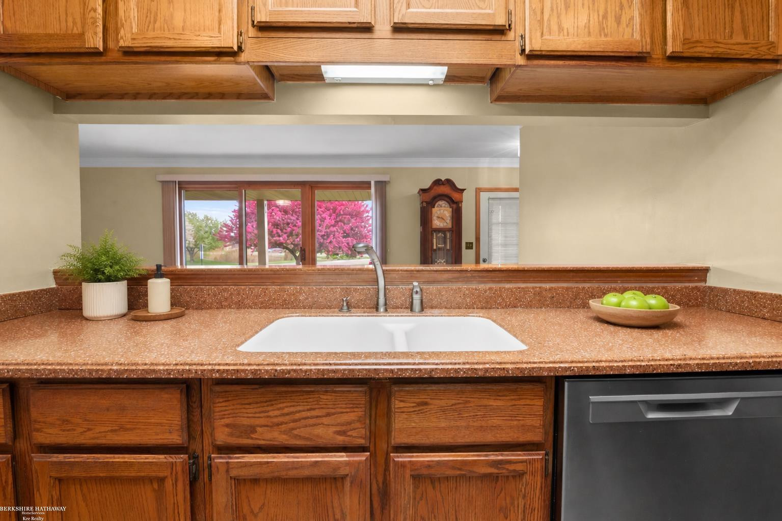15089 Newberry Court, Shelby, MI 48315 — Photo 9