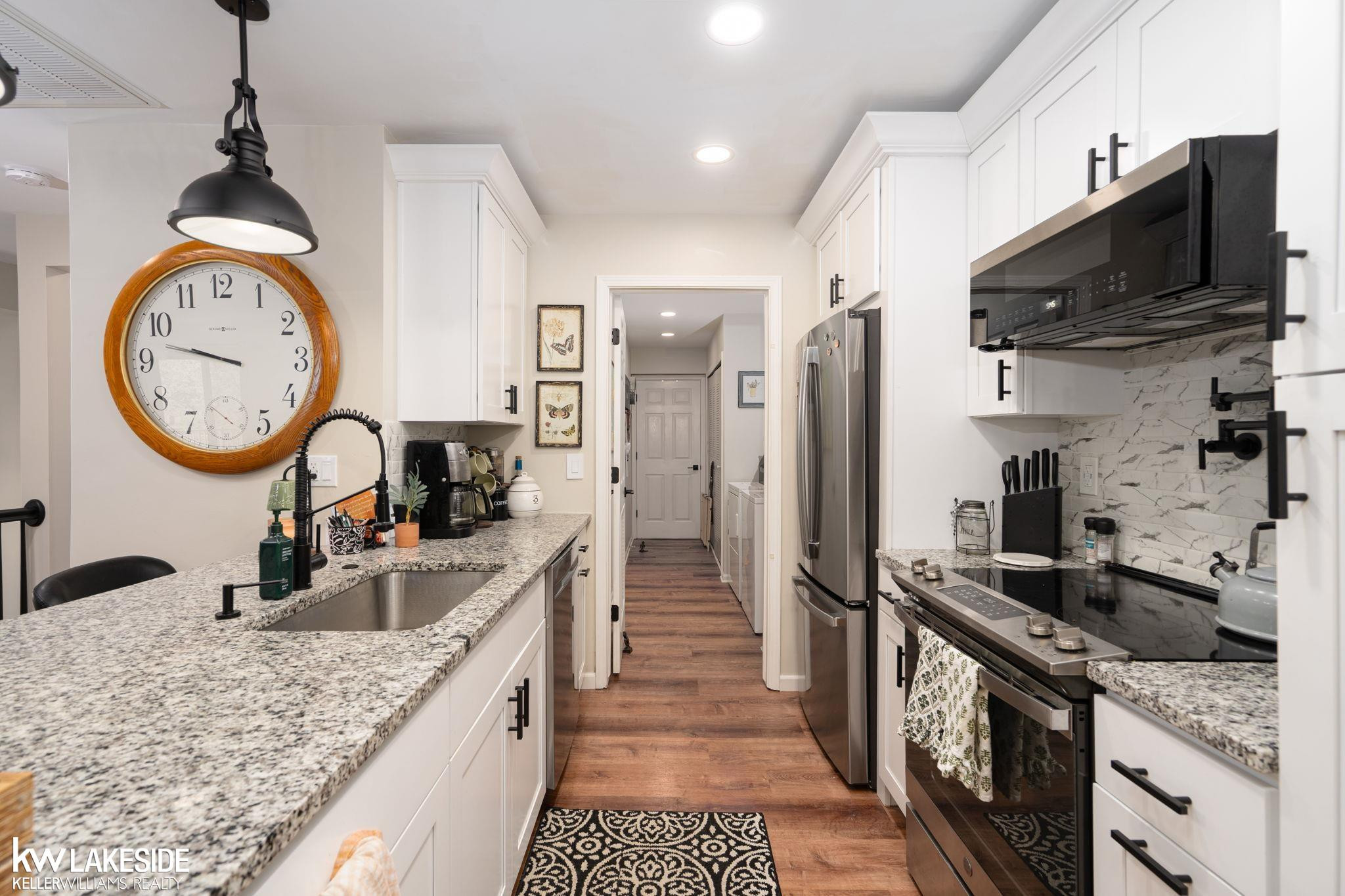 56471 Chesapeake Trail, Utica, MI 48316 — Photo 2