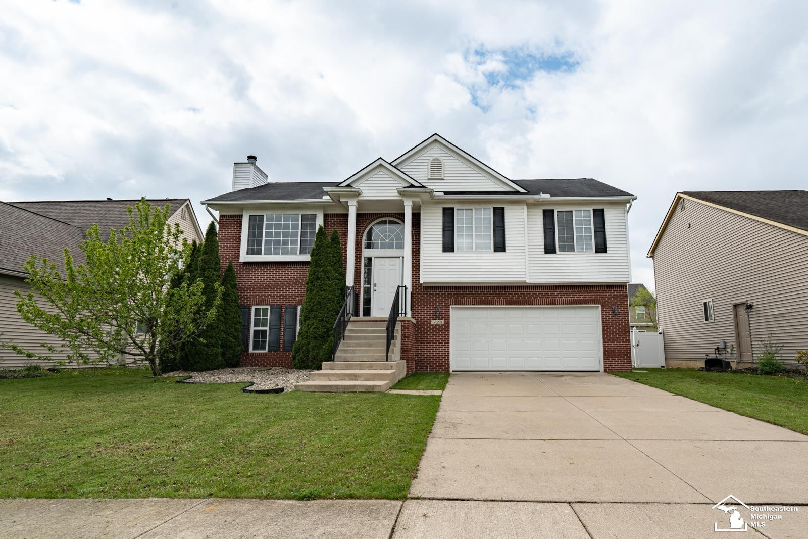 728 Falcon Drive, Dundee, MI 48131 — front exterior