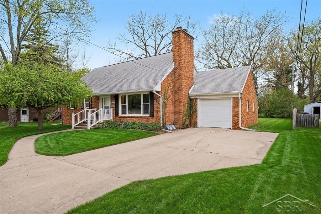 305 E Meadowbrook Drive, Midland, MI 48642 — Photo 2