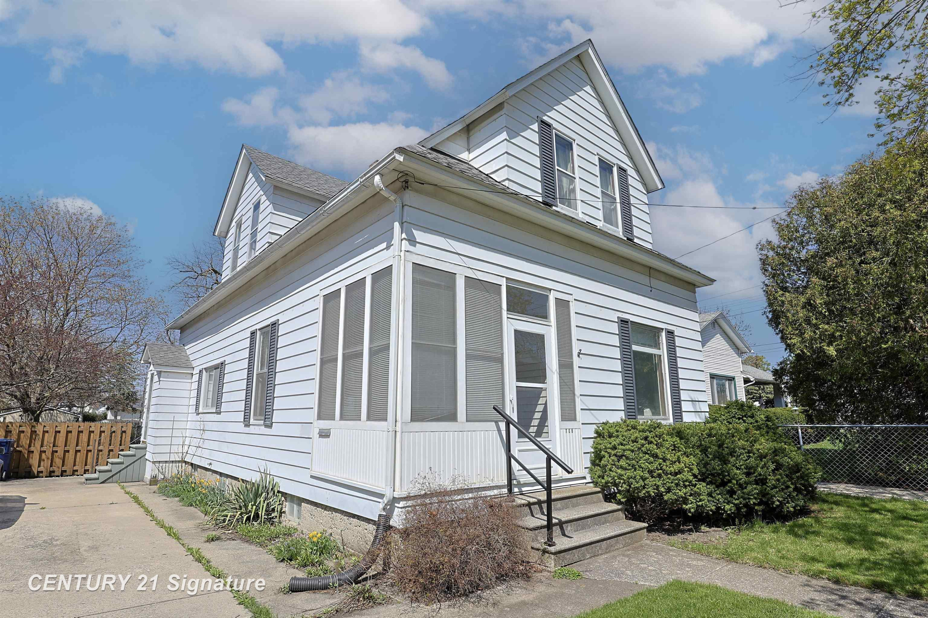 706 S Lincoln Street, Bay City, MI 48708 — front exterior