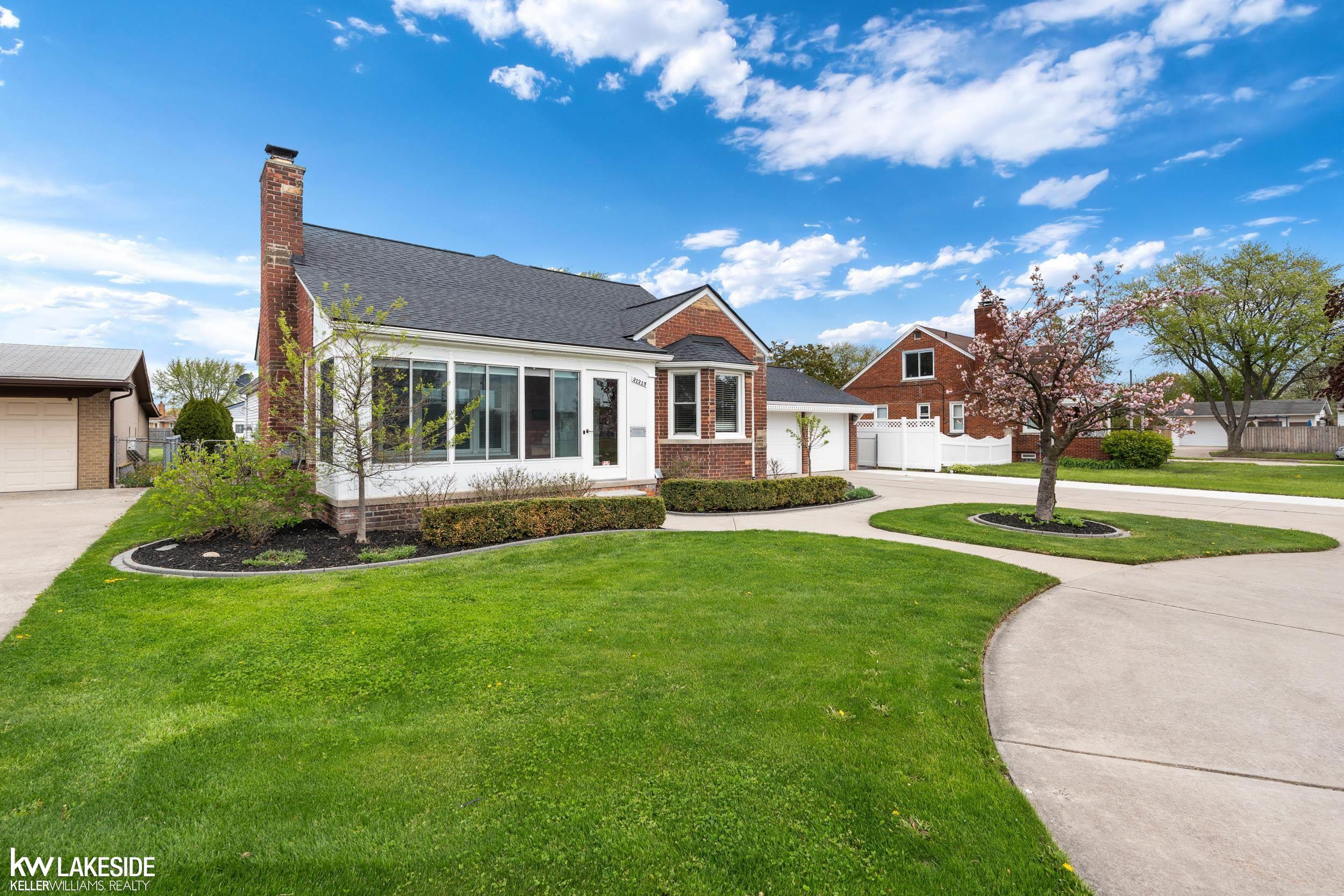 21215 E 11 Mile Road, Saint Clair Shores, MI 48081 — Photo 3