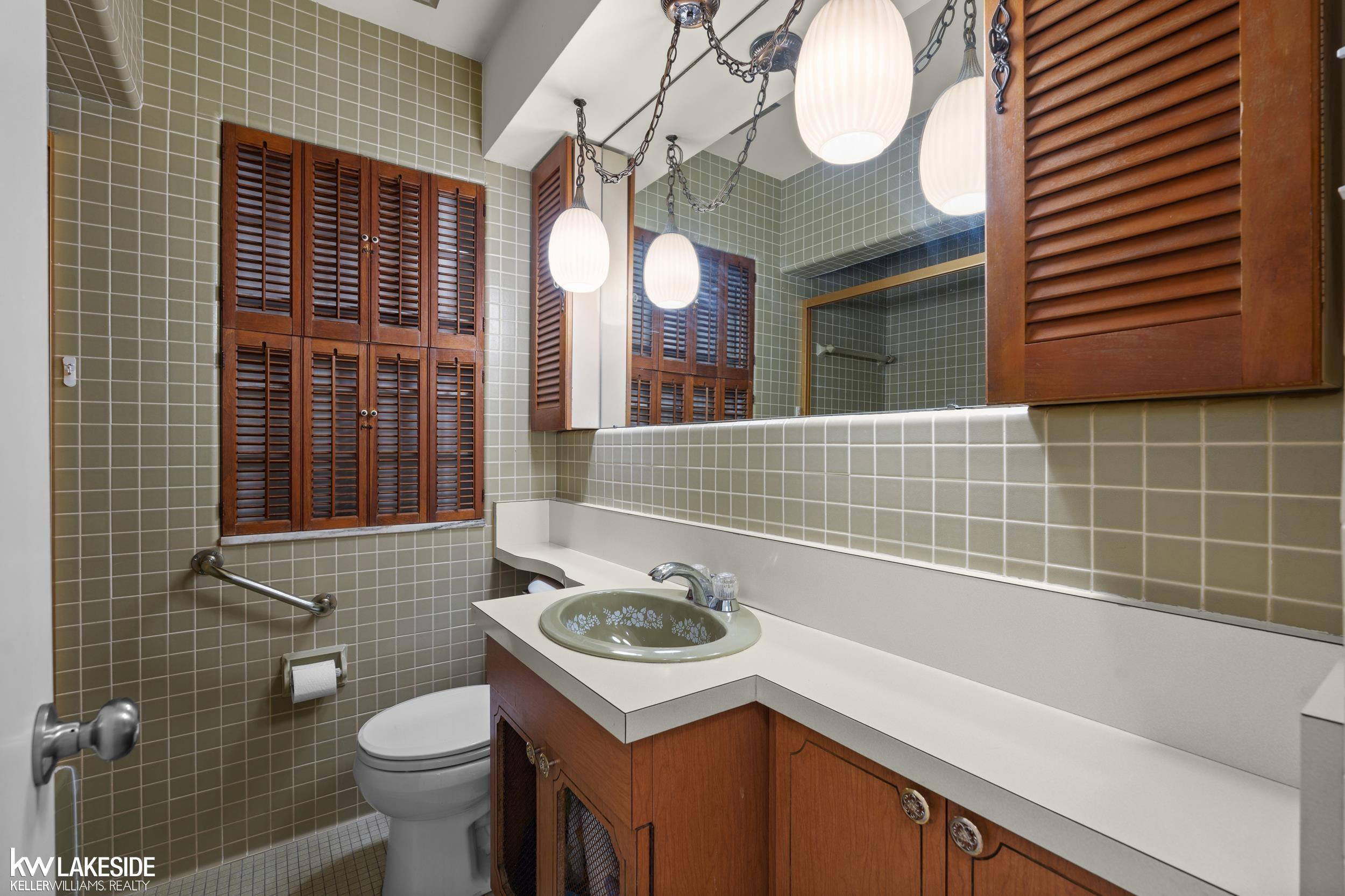 21215 E 11 Mile Road, Saint Clair Shores, MI 48081 — Photo 20