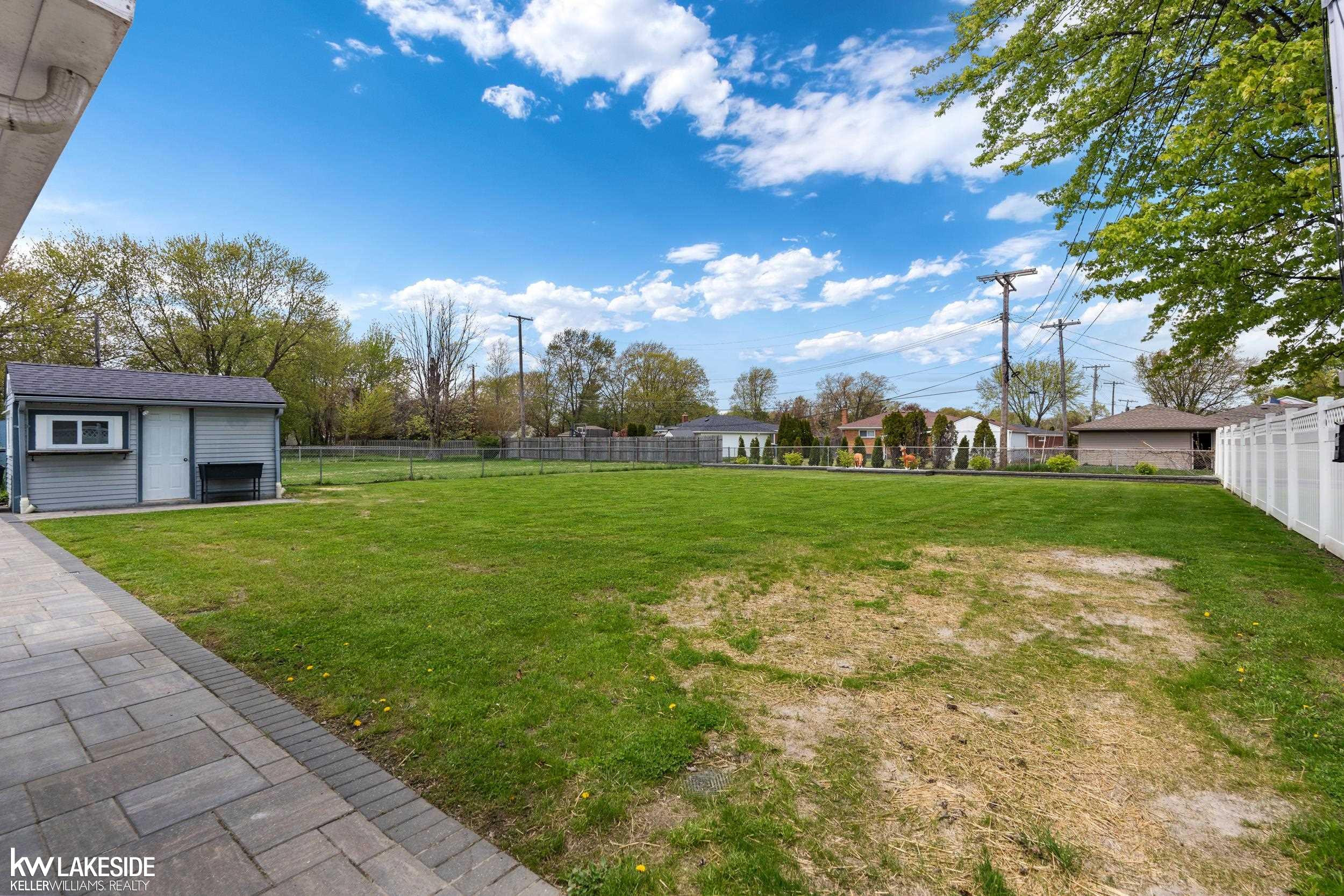 21215 E 11 Mile Road, Saint Clair Shores, MI 48081 — Photo 56