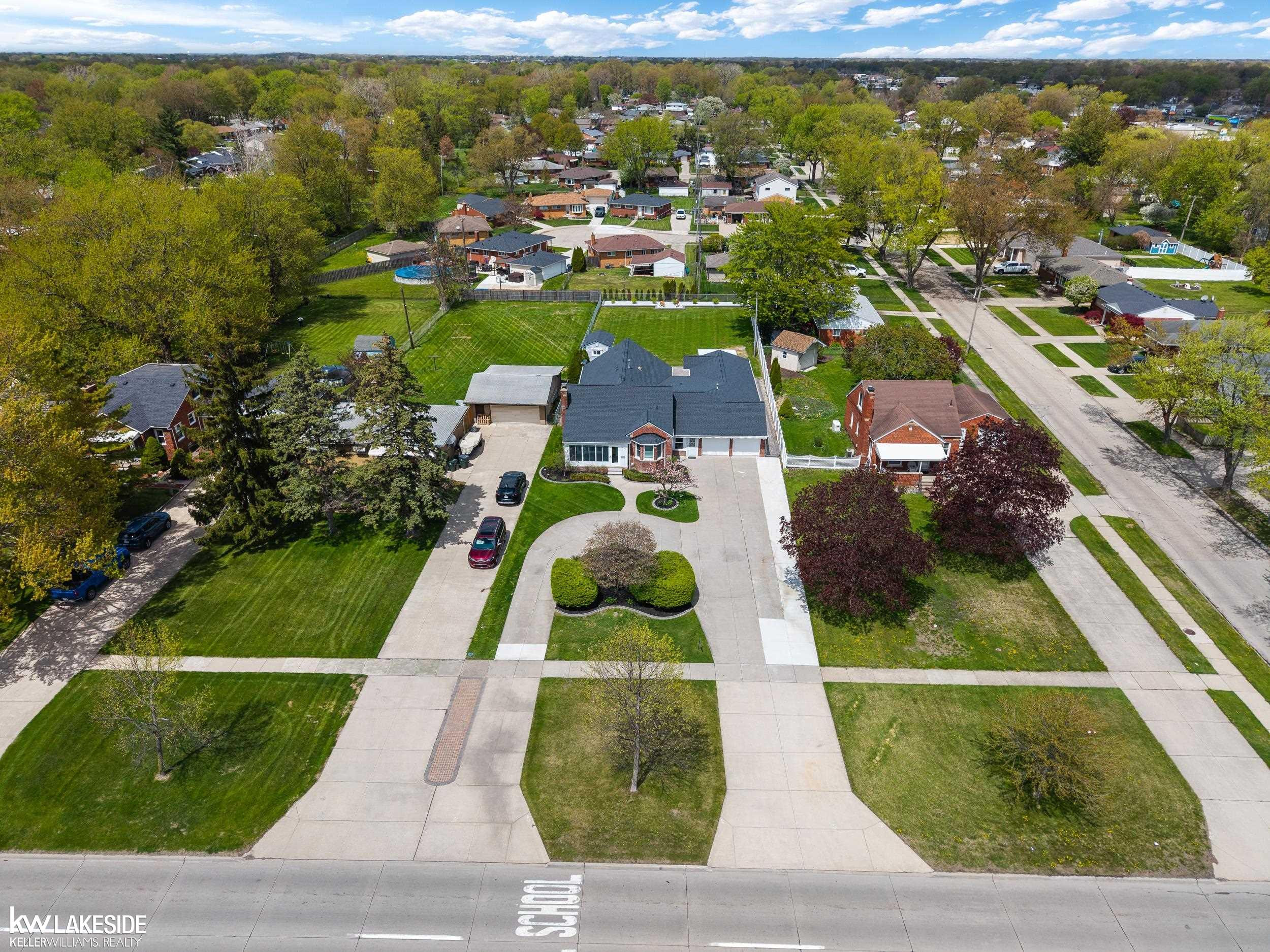 21215 E 11 Mile Road, Saint Clair Shores, MI 48081 — Photo 57