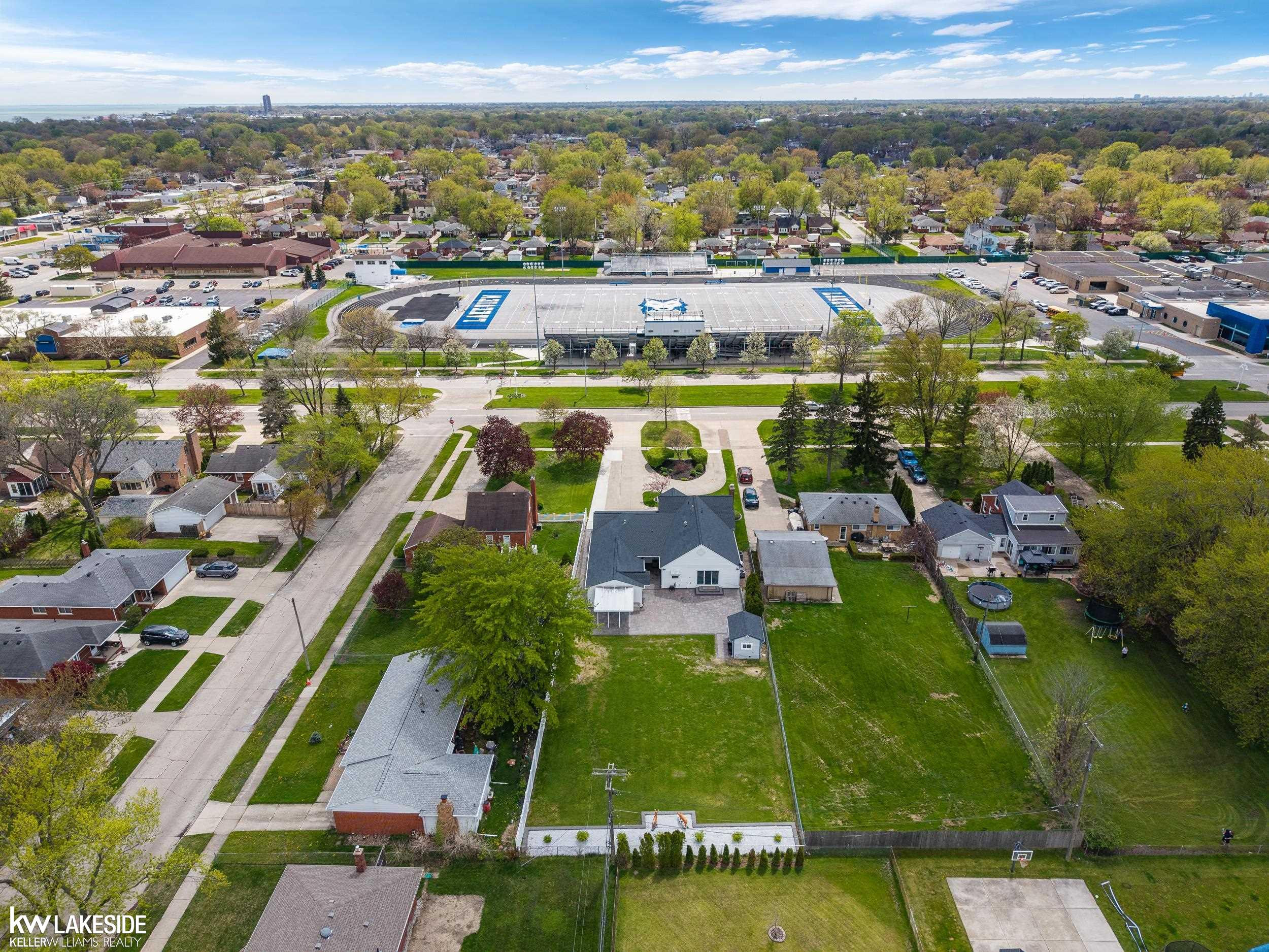 21215 E 11 Mile Road, Saint Clair Shores, MI 48081 — Photo 61