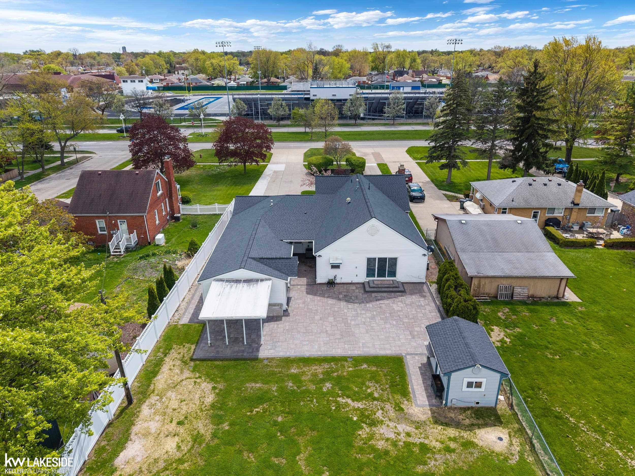 21215 E 11 Mile Road, Saint Clair Shores, MI 48081 — Photo 62