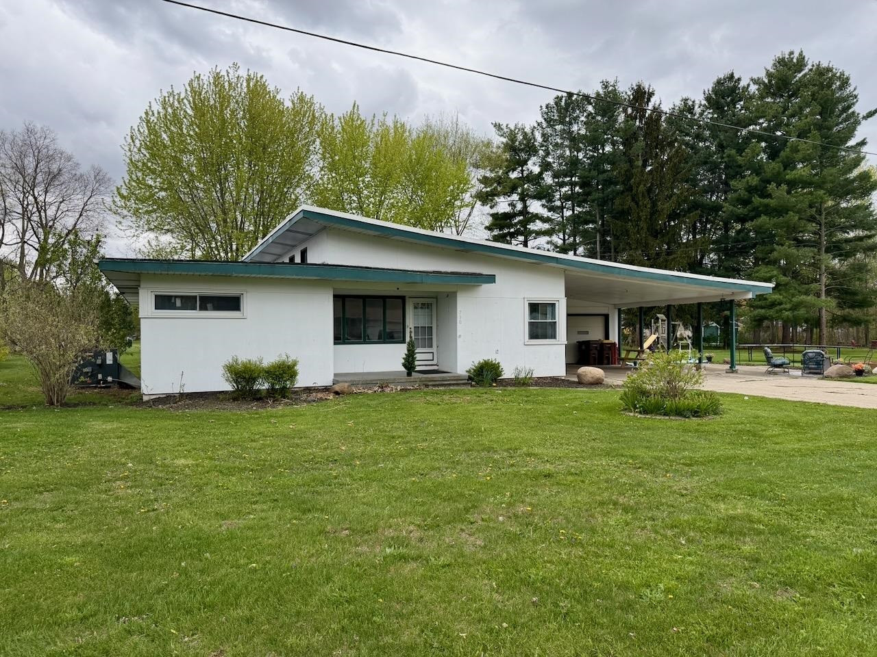 710 E Broad Street, Chesaning, MI 48616