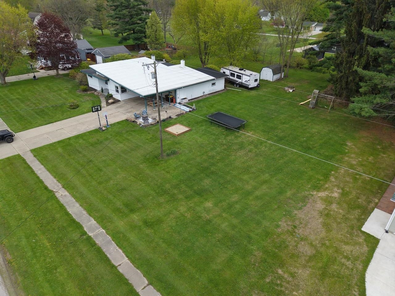 710 E Broad Street, Chesaning, MI 48616 — Photo 6