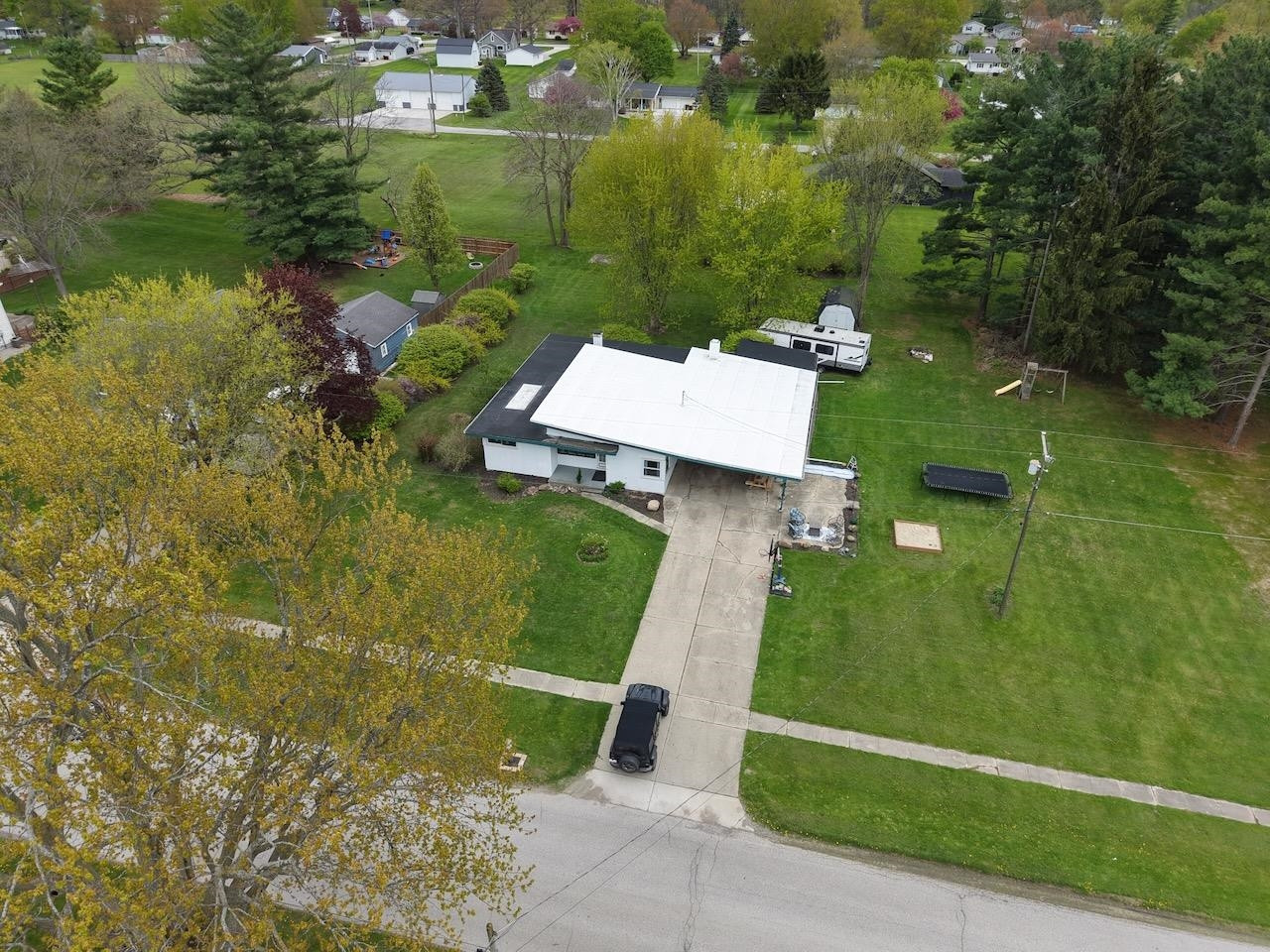 710 E Broad Street, Chesaning, MI 48616 — Photo 7