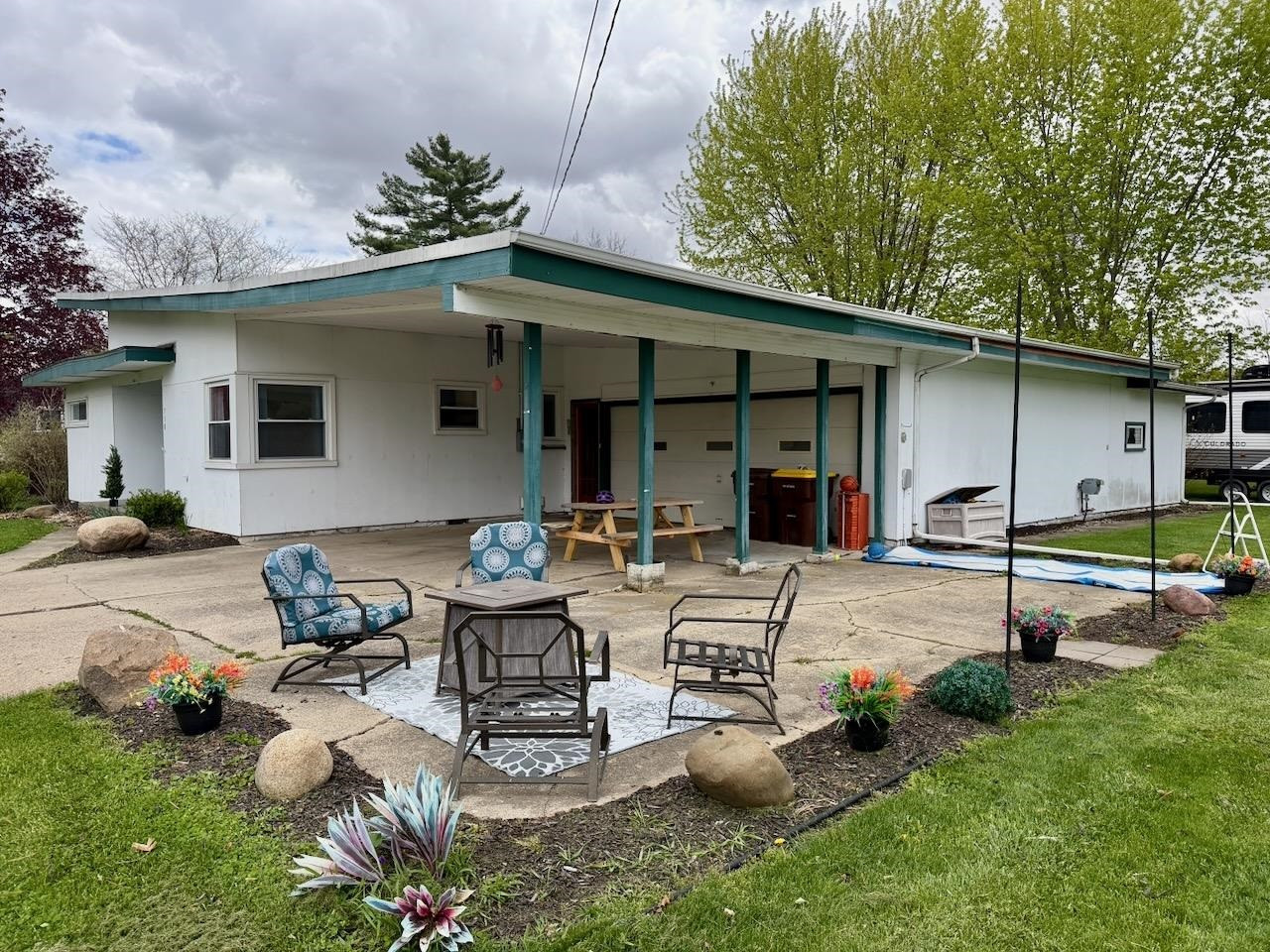 710 E Broad Street, Chesaning, MI 48616 — Photo 11
