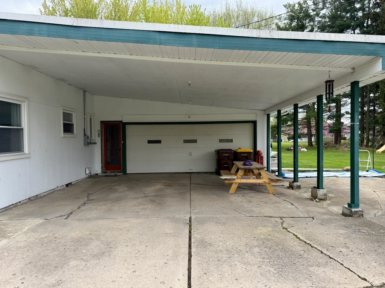 710 E Broad Street, Chesaning, MI 48616 — Photo 28
