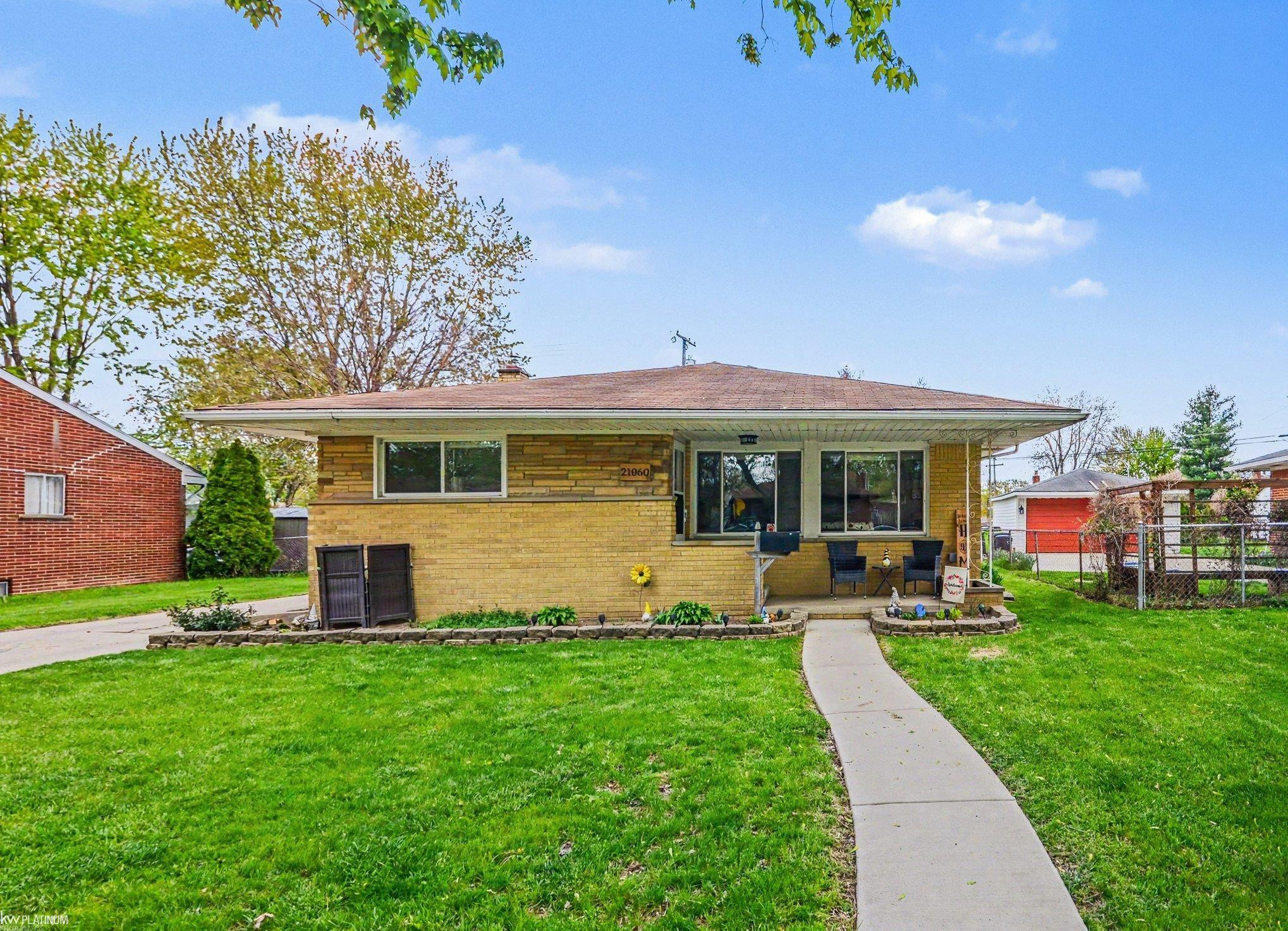 21060 Suffolk Street, Clinton Twp, MI 48035 — Photo 2