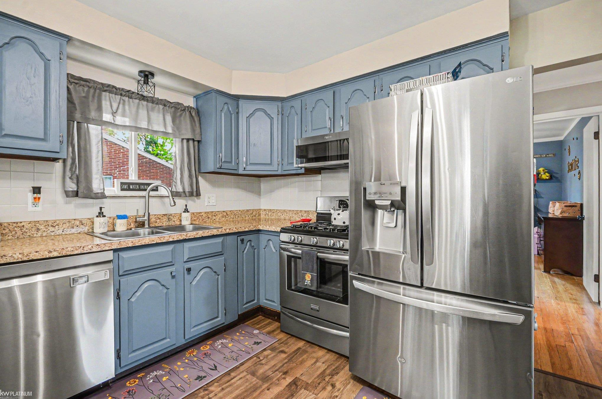 21060 Suffolk Street, Clinton Twp, MI 48035 — Photo 9