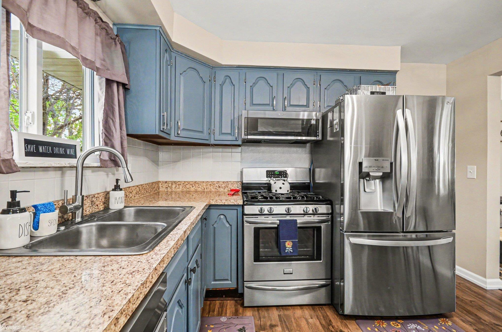 21060 Suffolk Street, Clinton Twp, MI 48035 — Photo 10