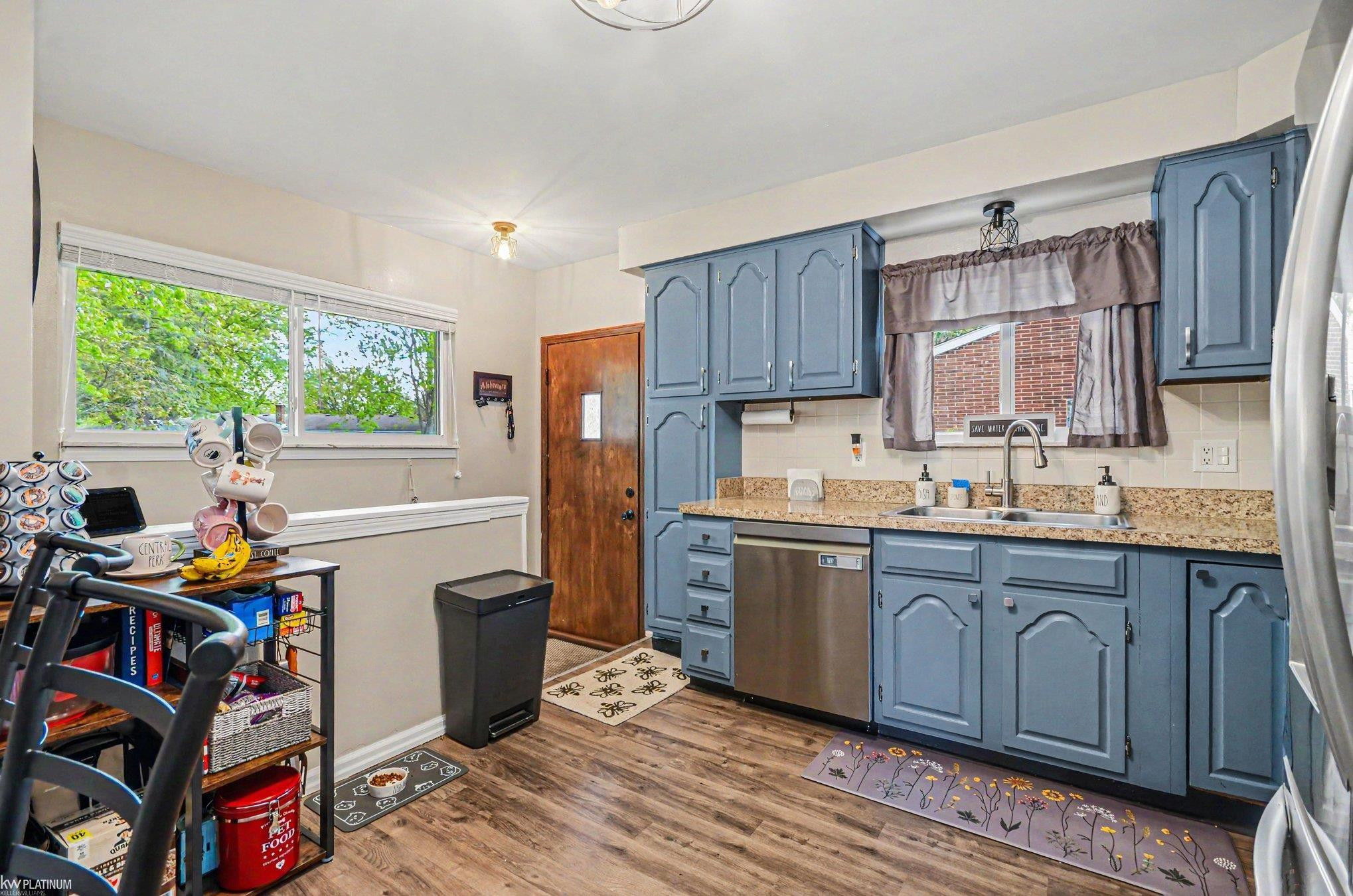 21060 Suffolk Street, Clinton Twp, MI 48035 — Photo 12