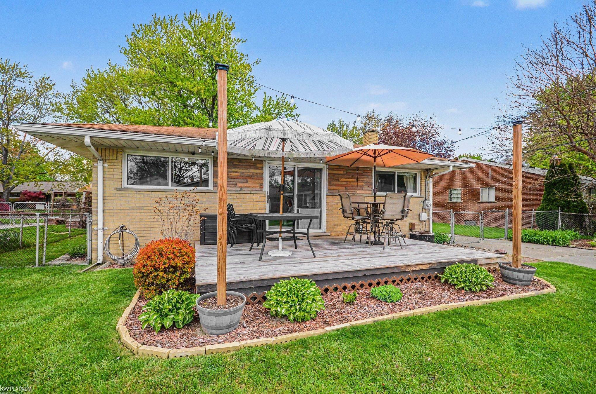 21060 Suffolk Street, Clinton Twp, MI 48035 — Photo 21