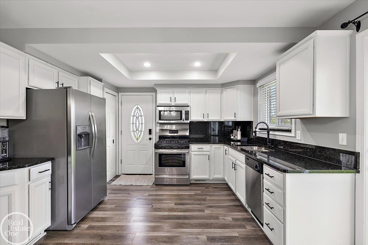 39684 Shoreline Drive, MI — Photo 32