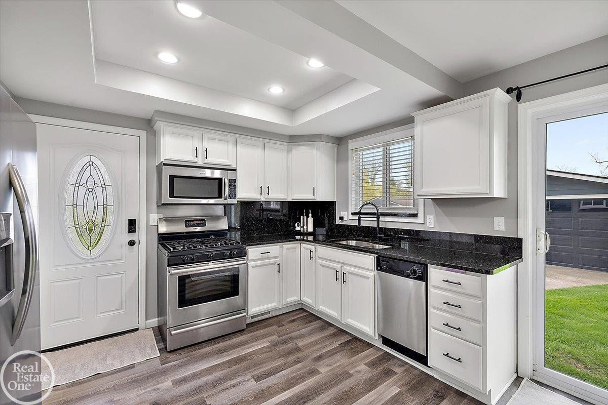 39684 Shoreline Drive, MI — Photo 33