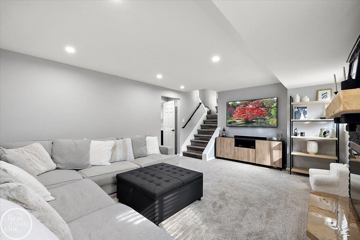 39684 Shoreline Drive, MI — Photo 40