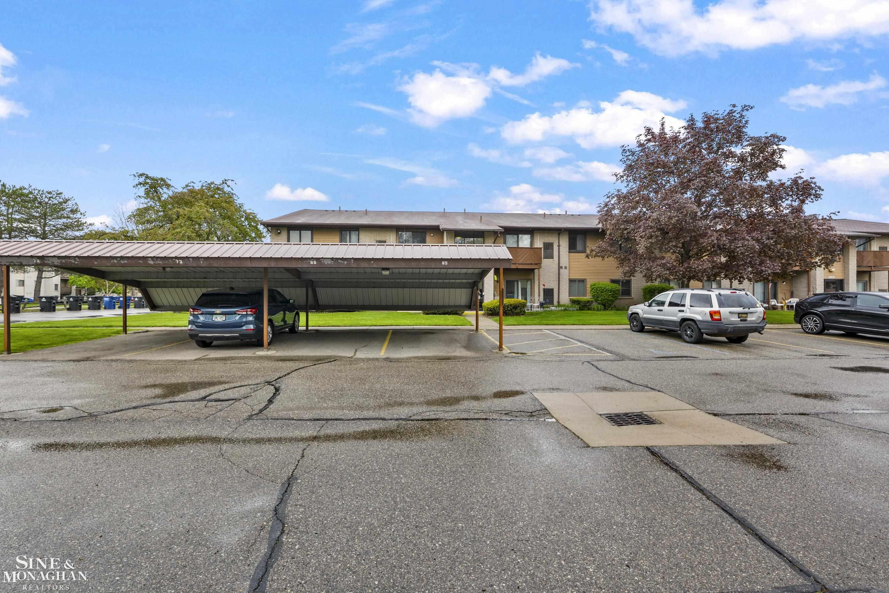 7494 Manor Circle, 103, Westland, MI — Photo 2