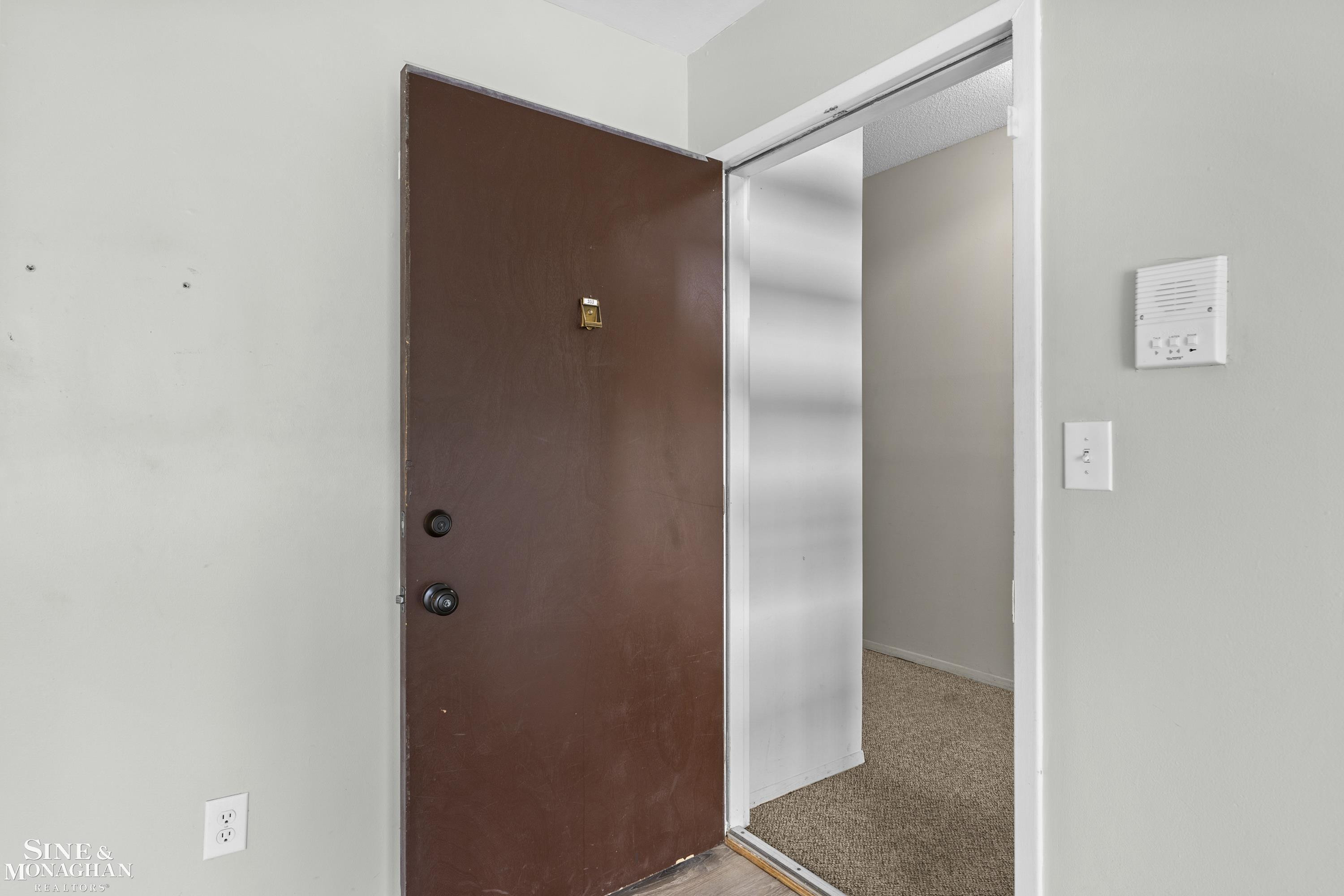 7494 Manor Circle, 103, Westland, MI — Photo 5