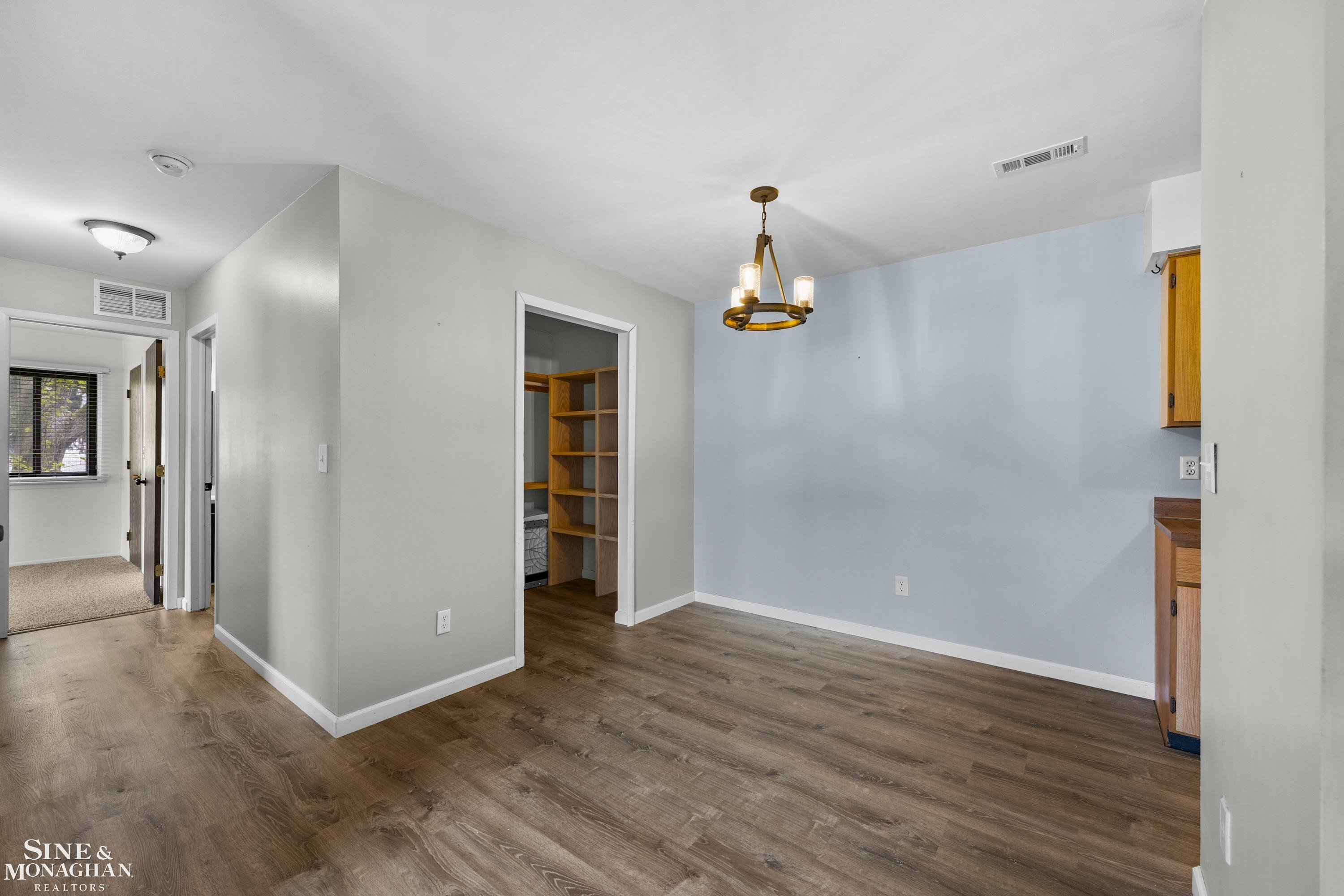 7494 Manor Circle, 103, Westland, MI — Photo 8