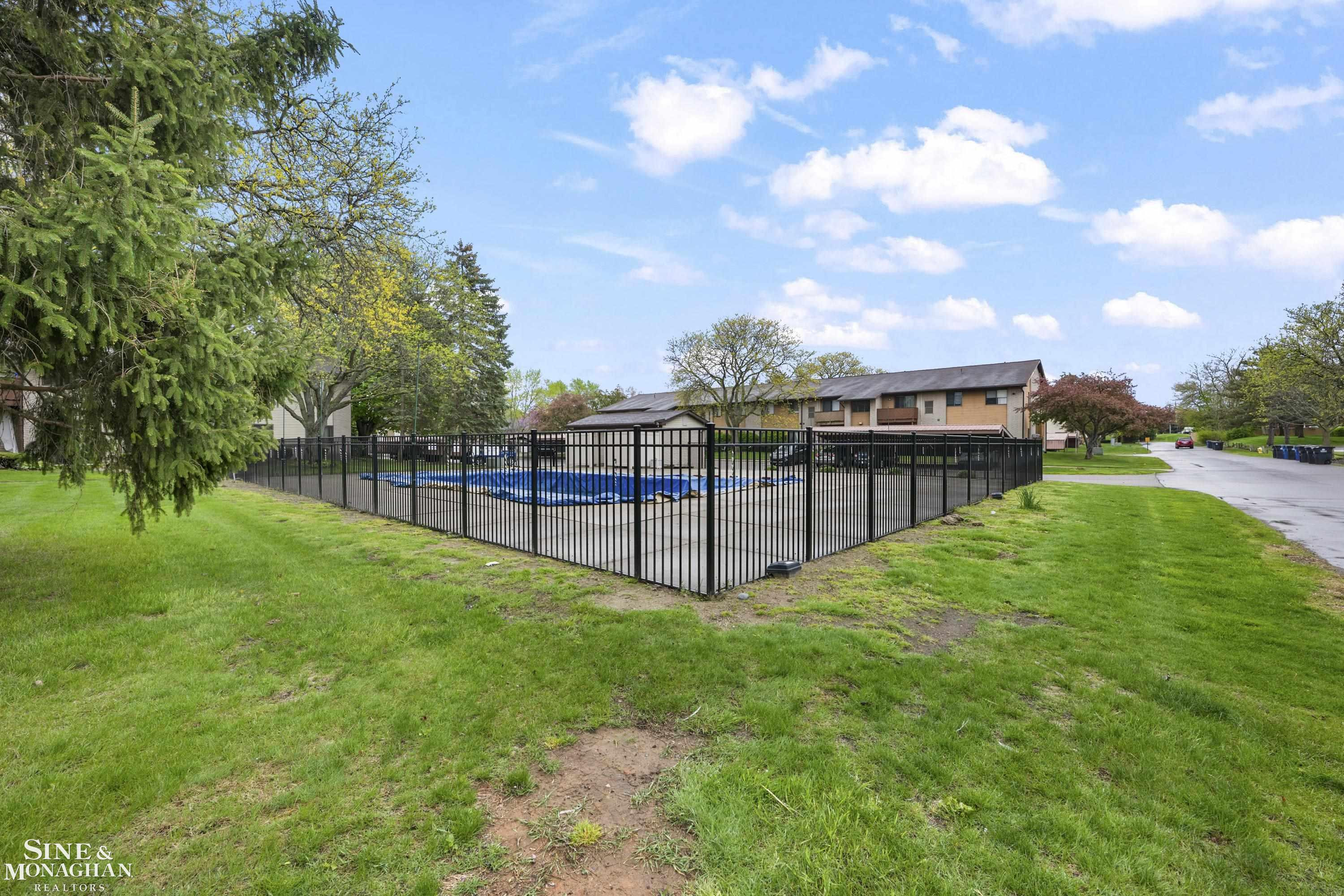 7494 Manor Circle, 103, Westland, MI — Photo 19