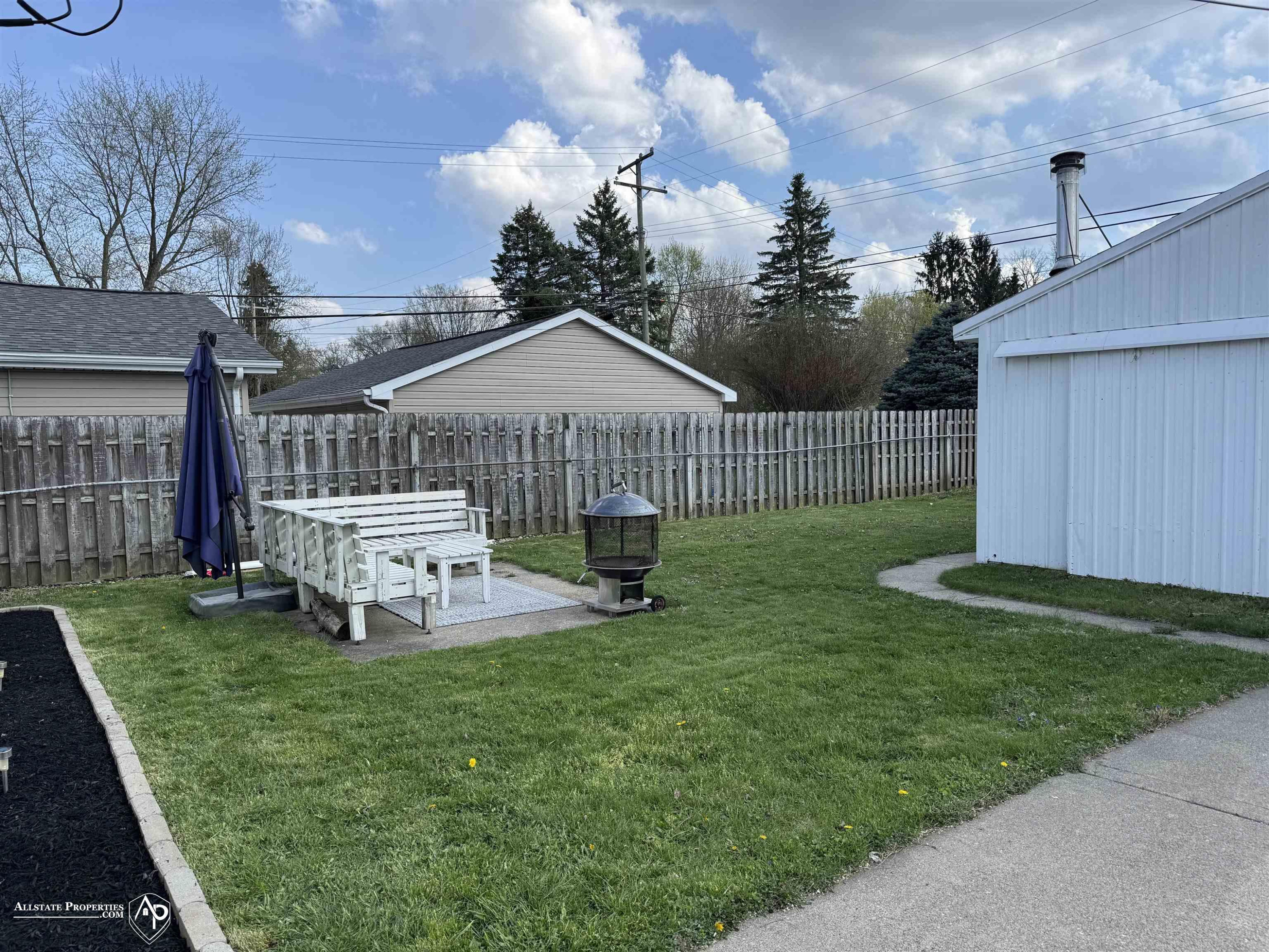 6631 Cloverton Drive, Waterford, MI 48329 — Photo 11