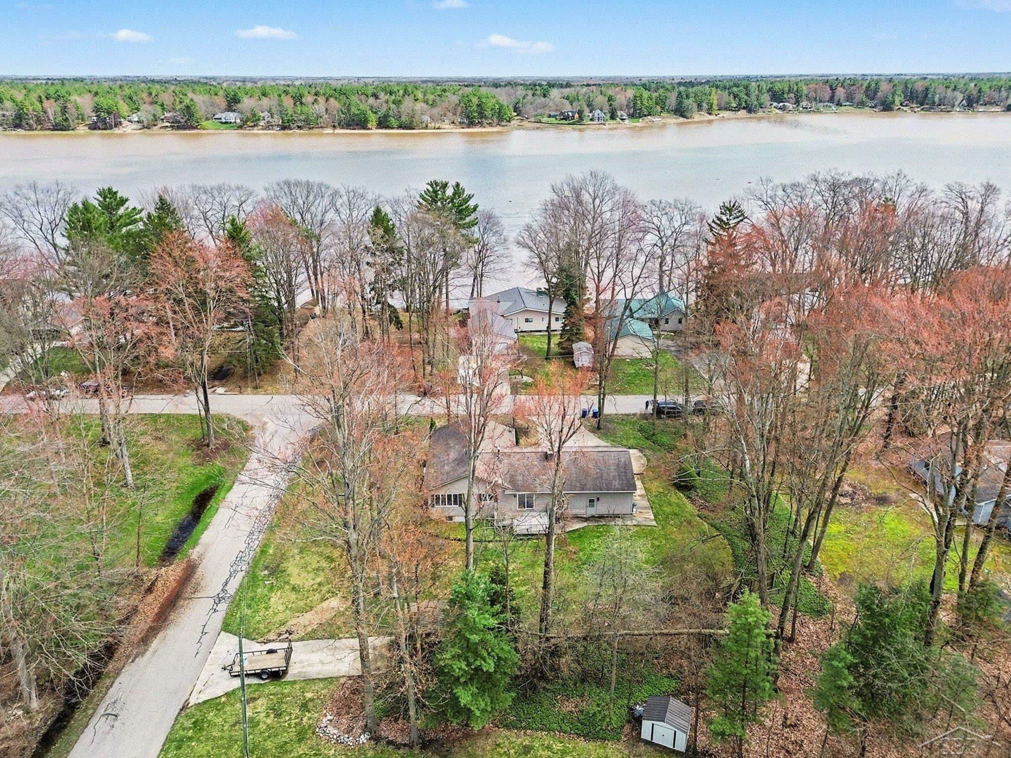 3323 Lakeside Drive, Sanford, MI 48657 — Photo 2
