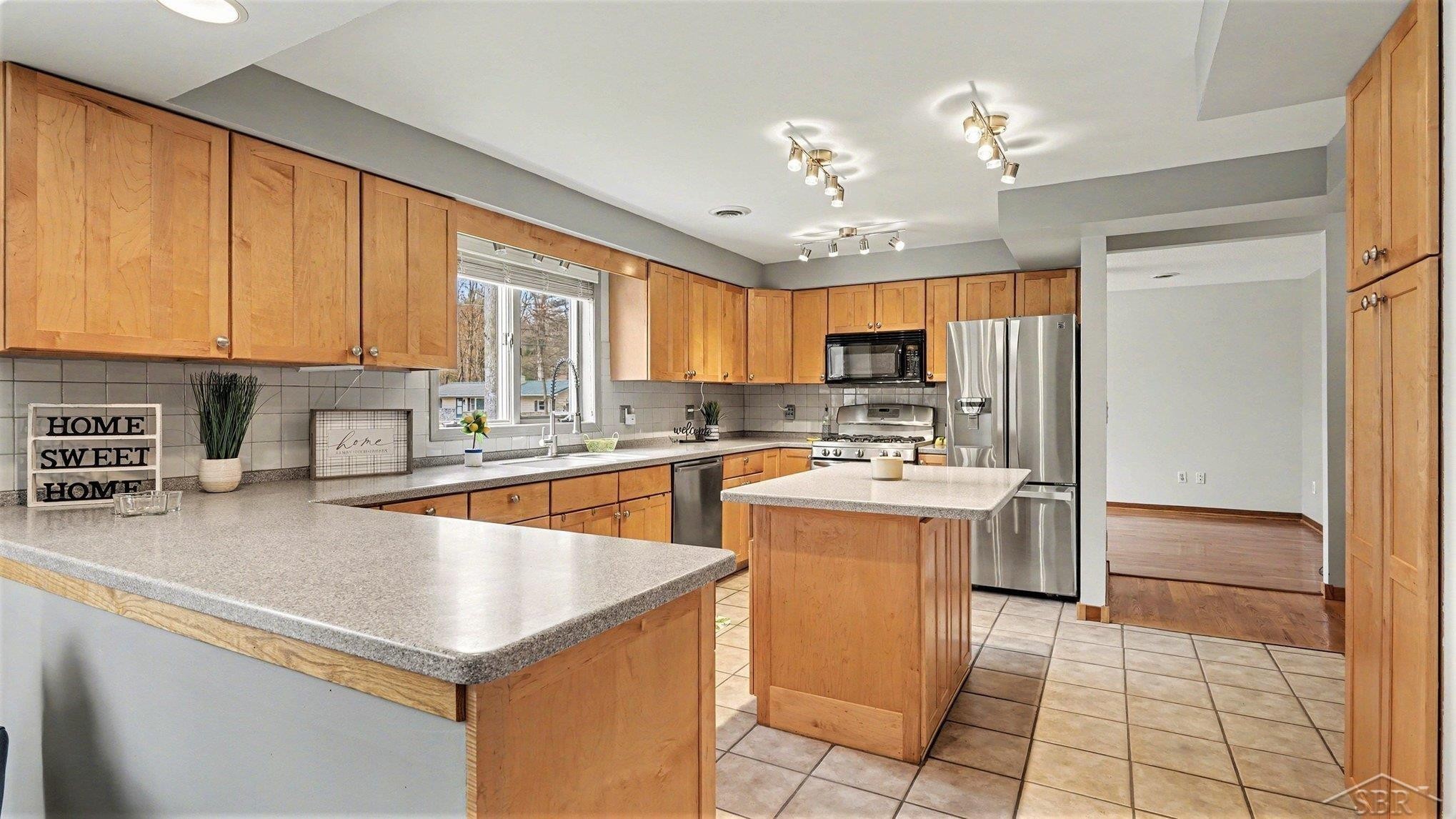 3323 Lakeside Drive, Sanford, MI 48657 — Photo 7