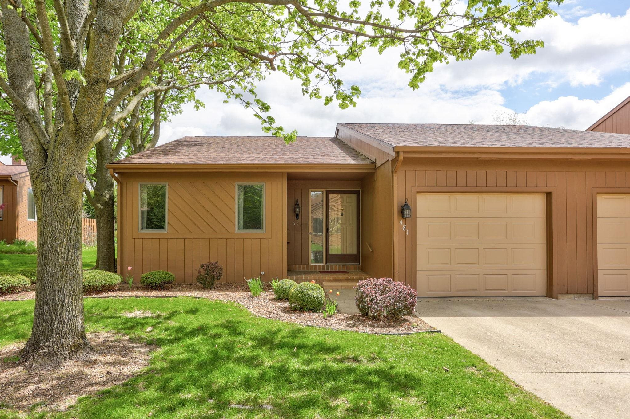 481 Groveland Drive, Frankenmuth, MI 48734 — front exterior