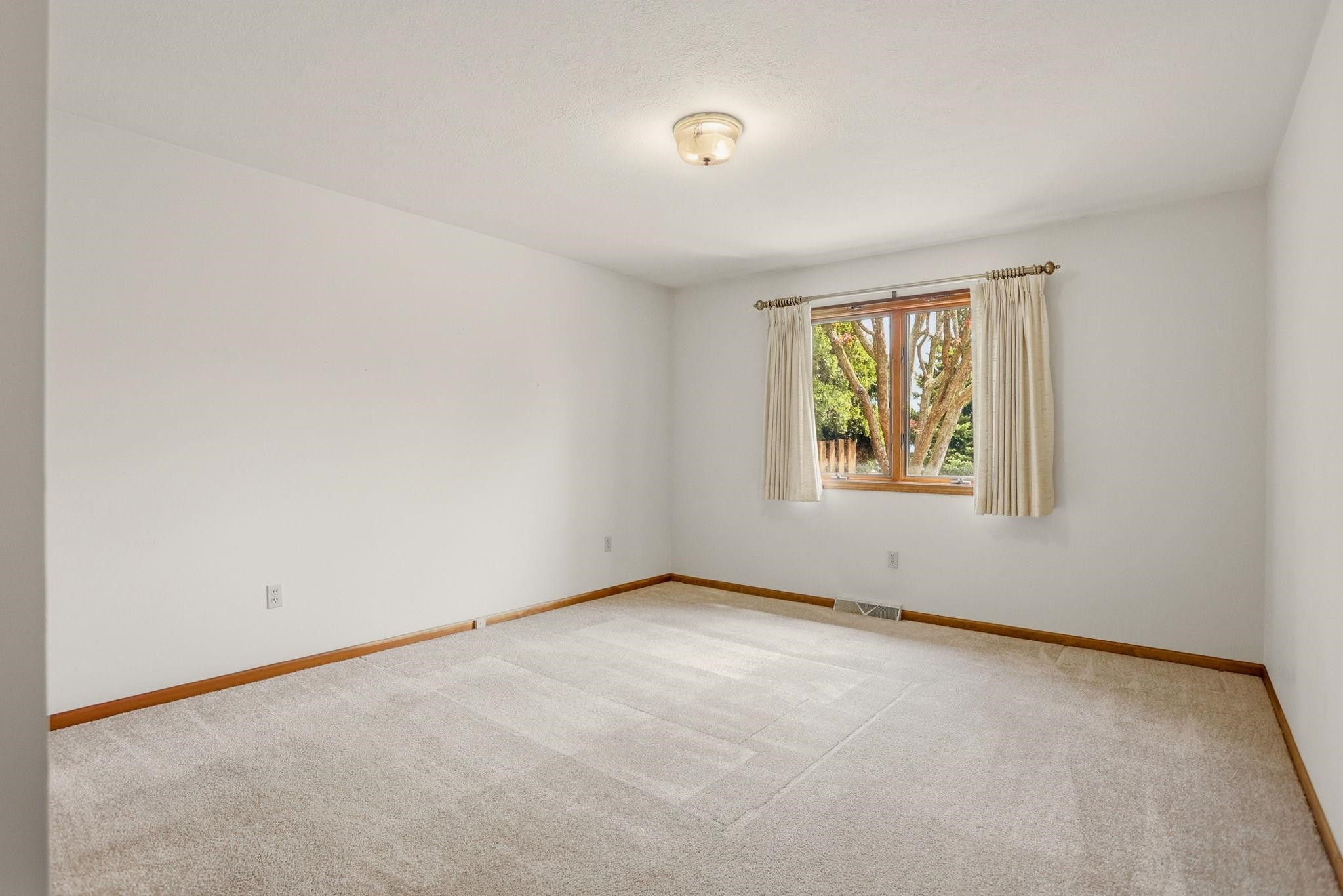 481 Groveland Drive, Frankenmuth, MI 48734 — Photo 16