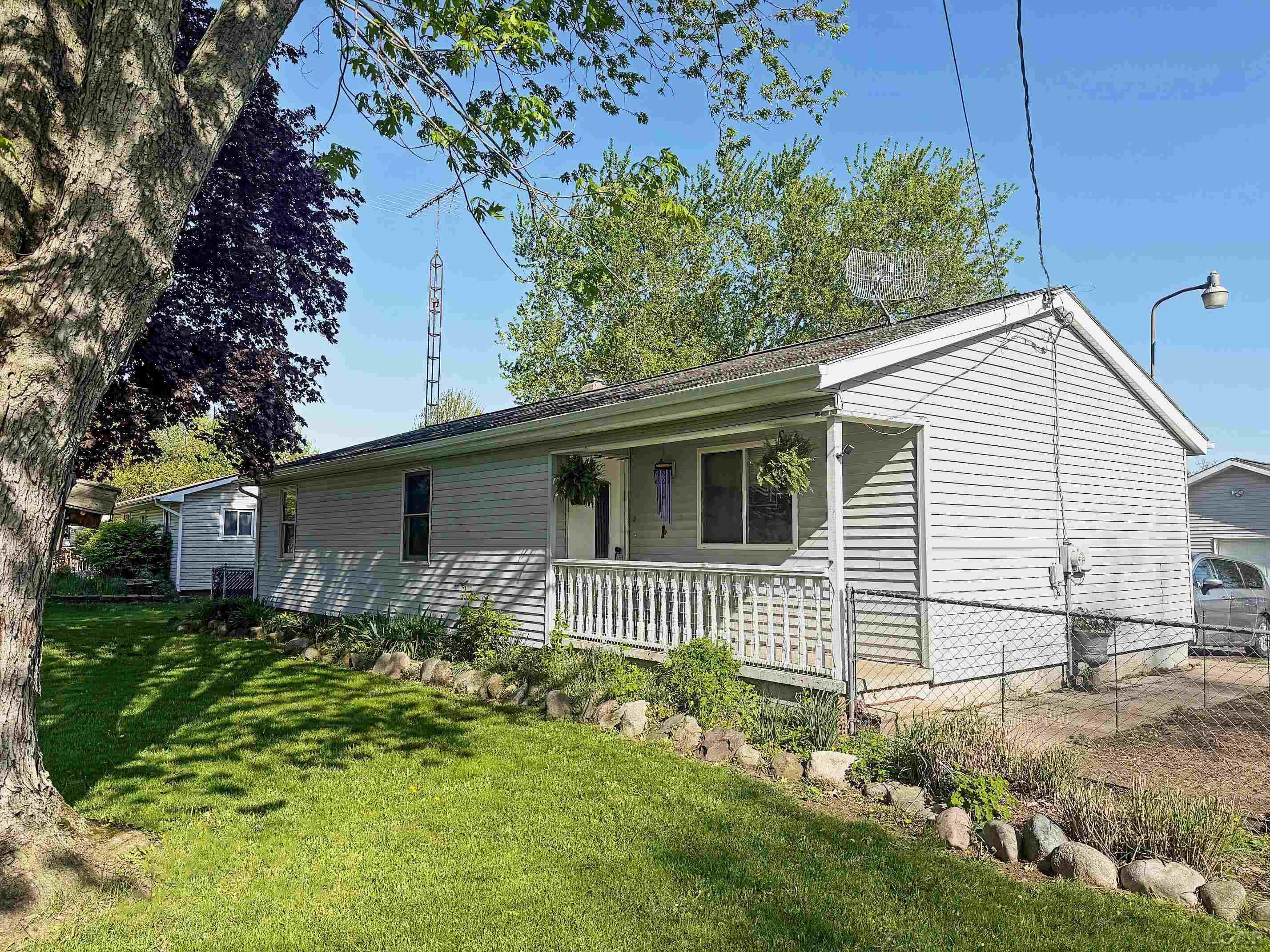 2650 Sutton Road, Adrian, MI 49221