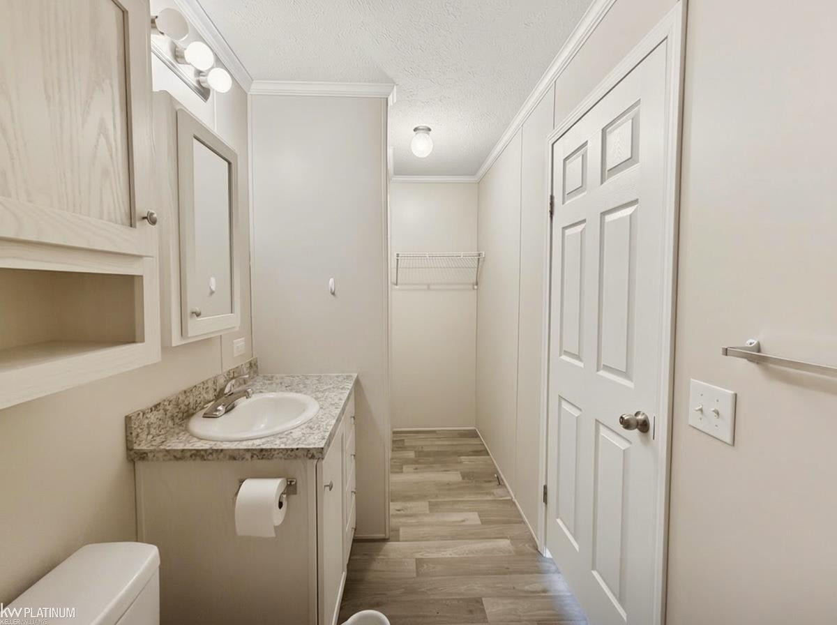 15995 Villaire Avenue, Clinton Twp, MI 48038 — Photo 10