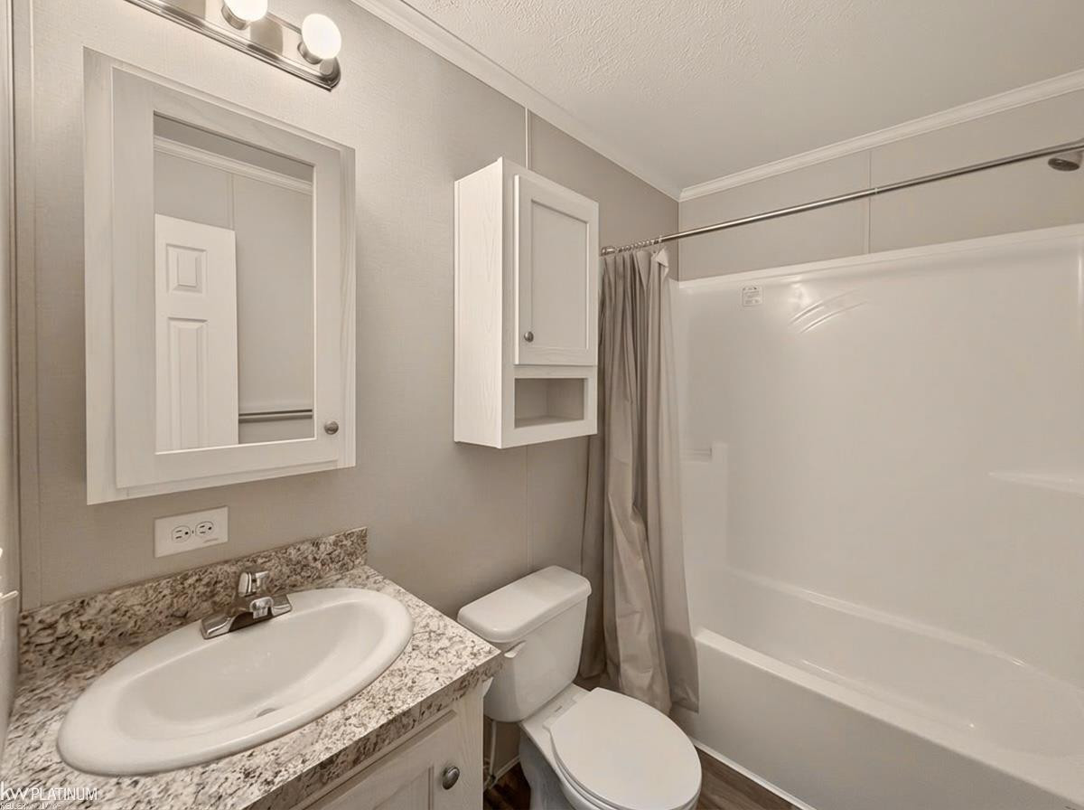 15995 Villaire Avenue, Clinton Twp, MI 48038 — Photo 14