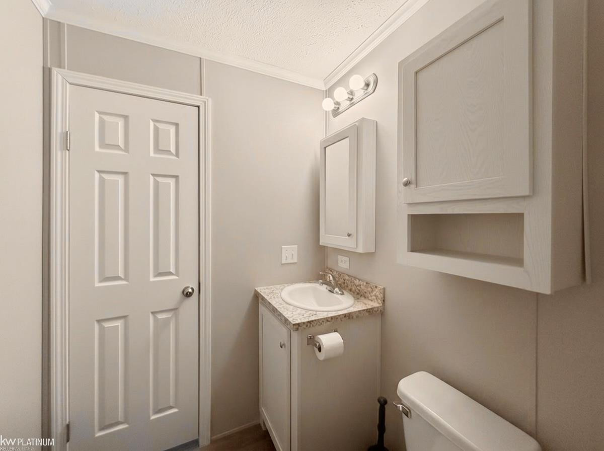 15995 Villaire Avenue, Clinton Twp, MI 48038 — Photo 15