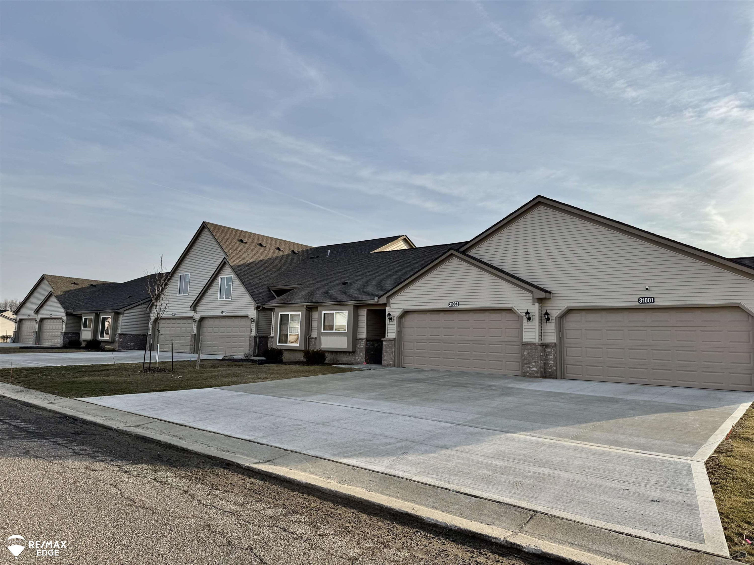 28007 Gregory Street, Grand Blanc, MI 48439