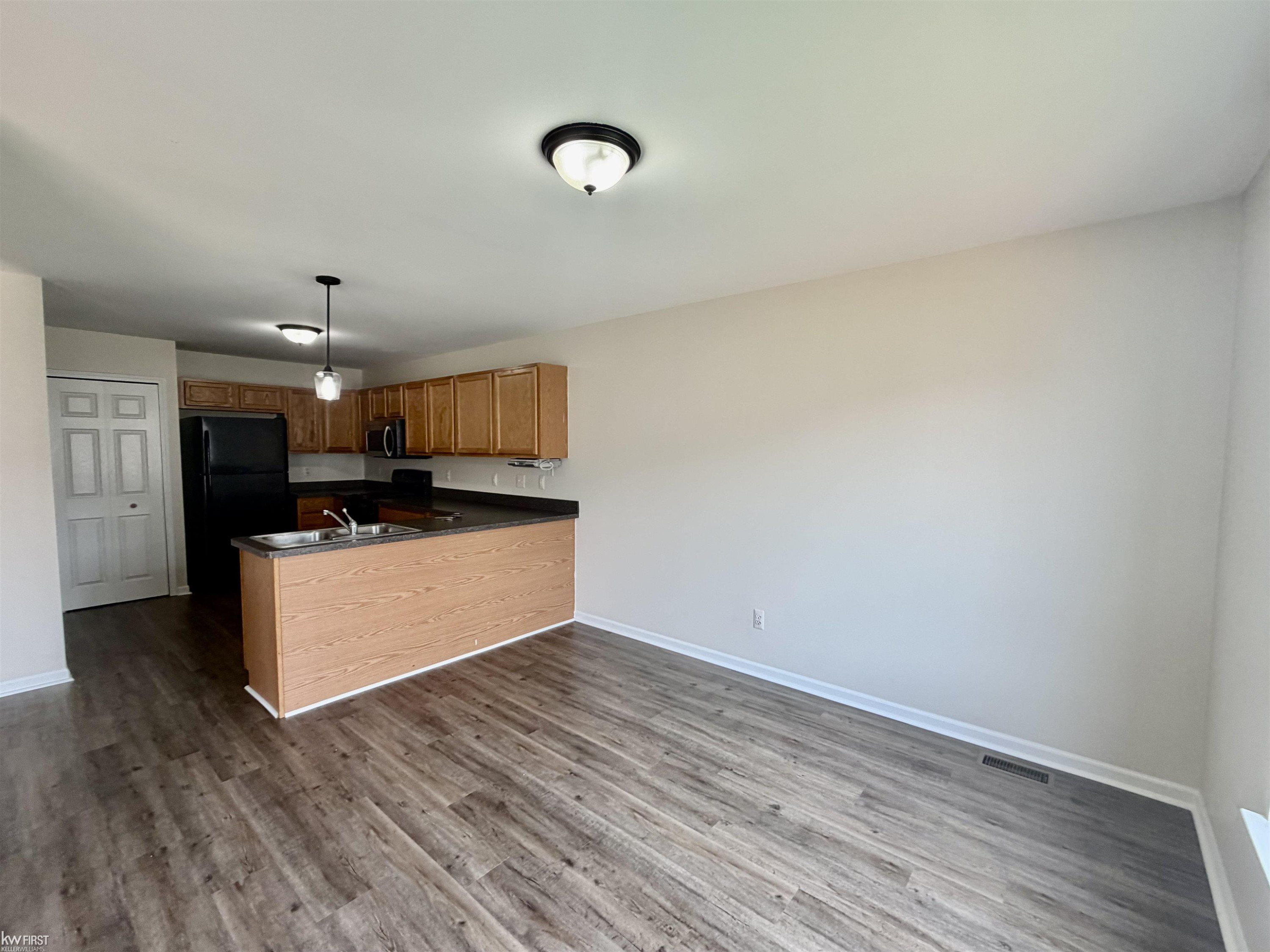 38006 Mitchell Street, Grand Blanc, MI 48439 — Photo 12