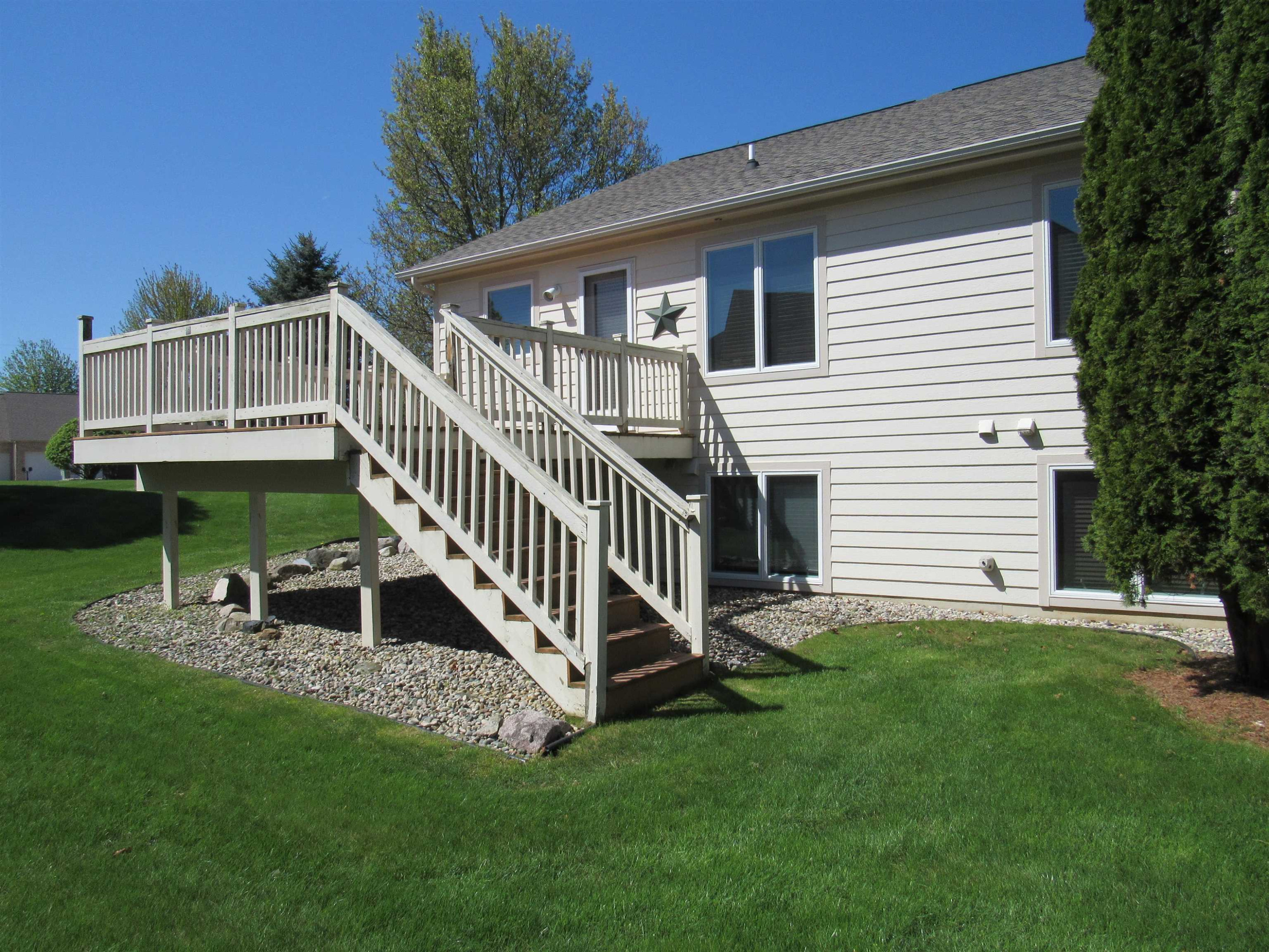 6063 Belmont Ct Court, Grand Blanc, MI 48439 — Photo 4