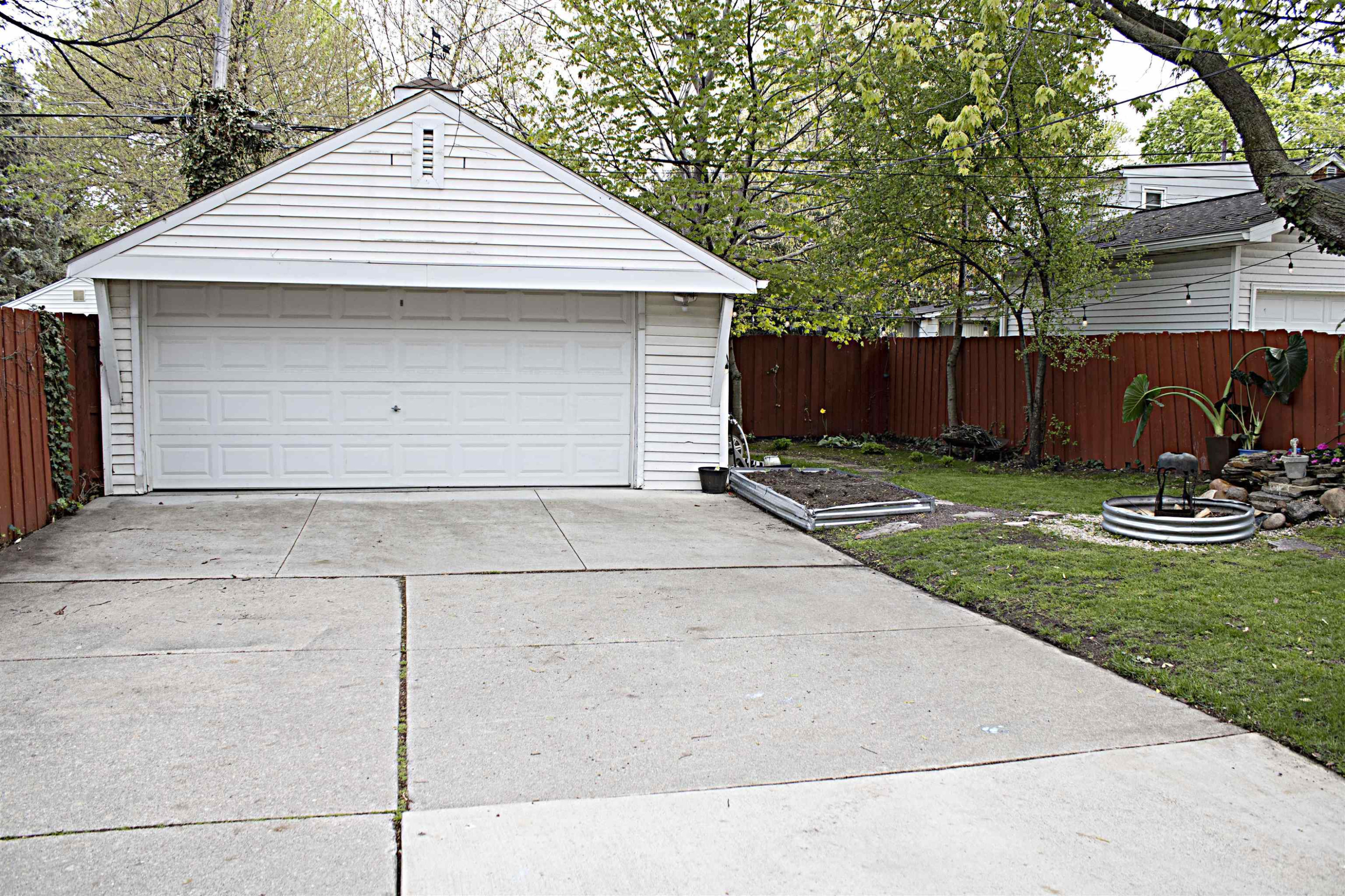 1440 Vernier Road, Grosse Pointe Woods, MI 48236 — Photo 4