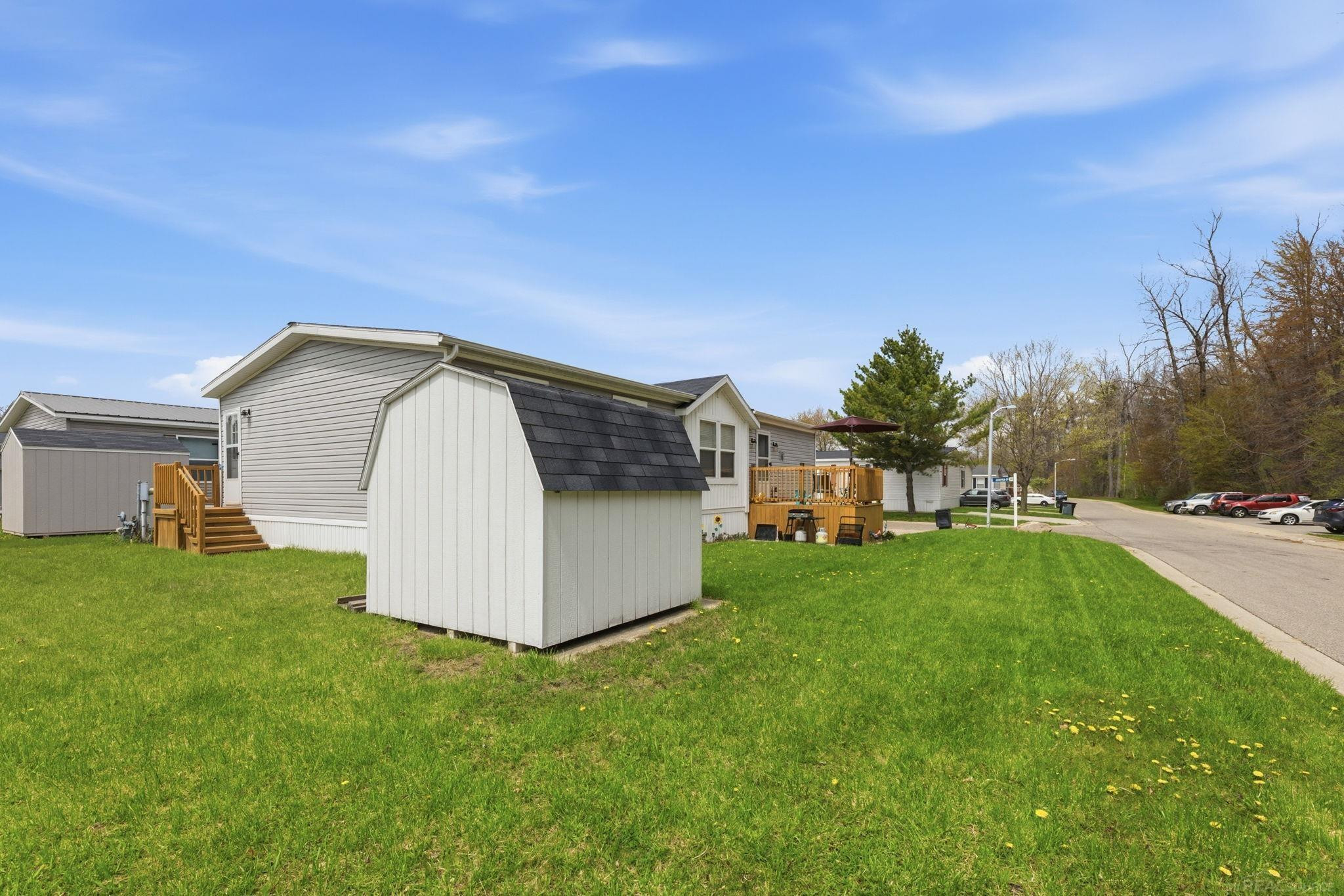 1401 Juniper Court, MI — Photo 4