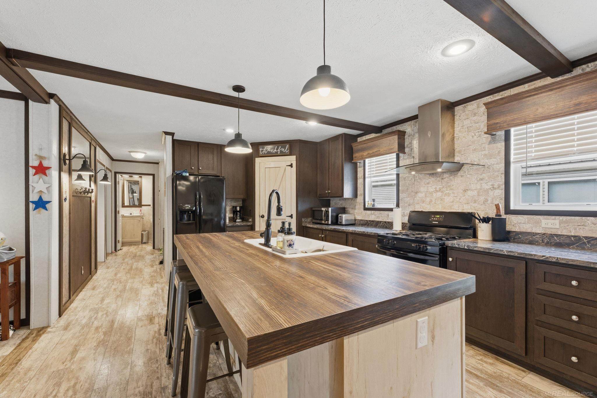 1401 Juniper Court, MI — Photo 9