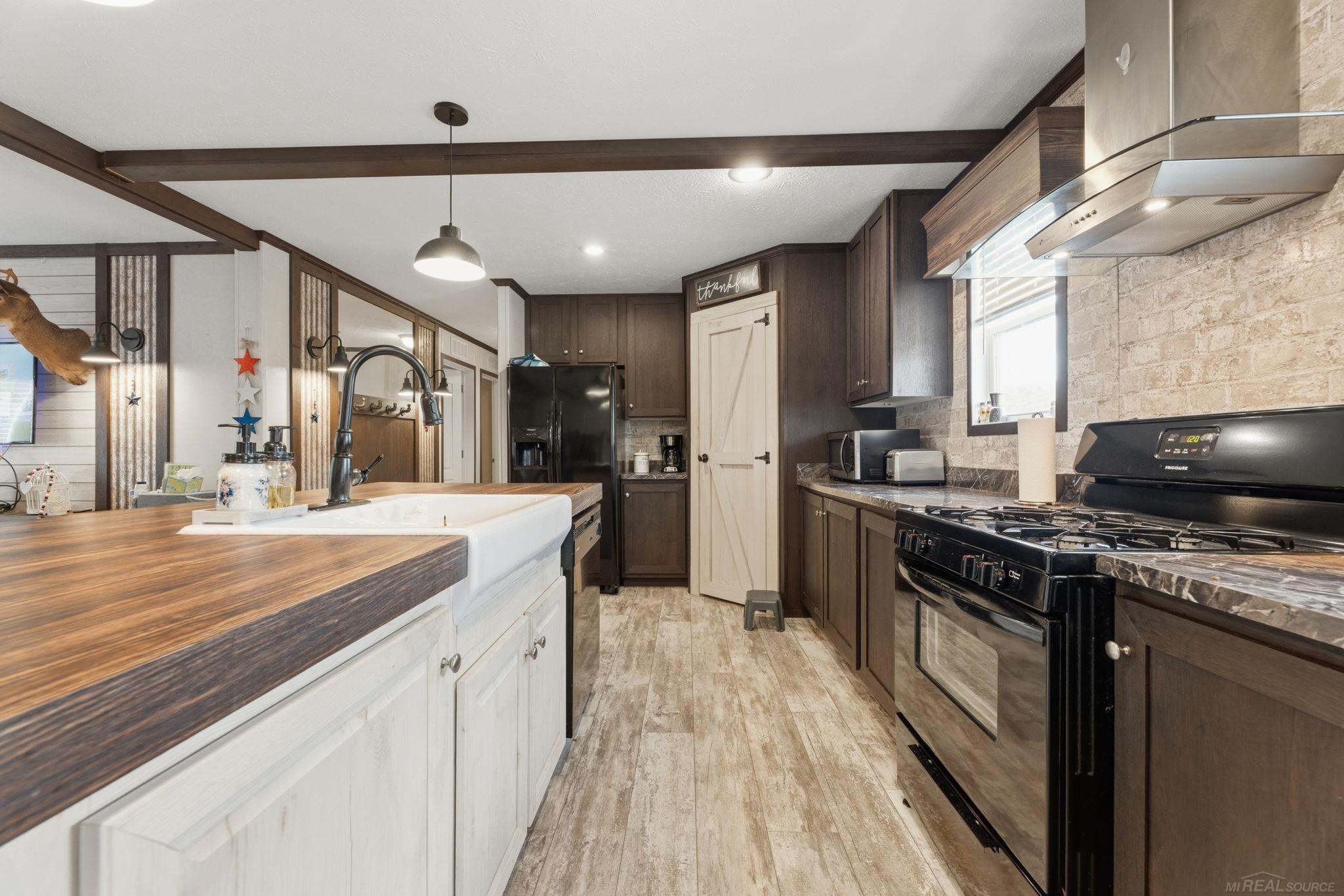 1401 Juniper Court, MI — Photo 10