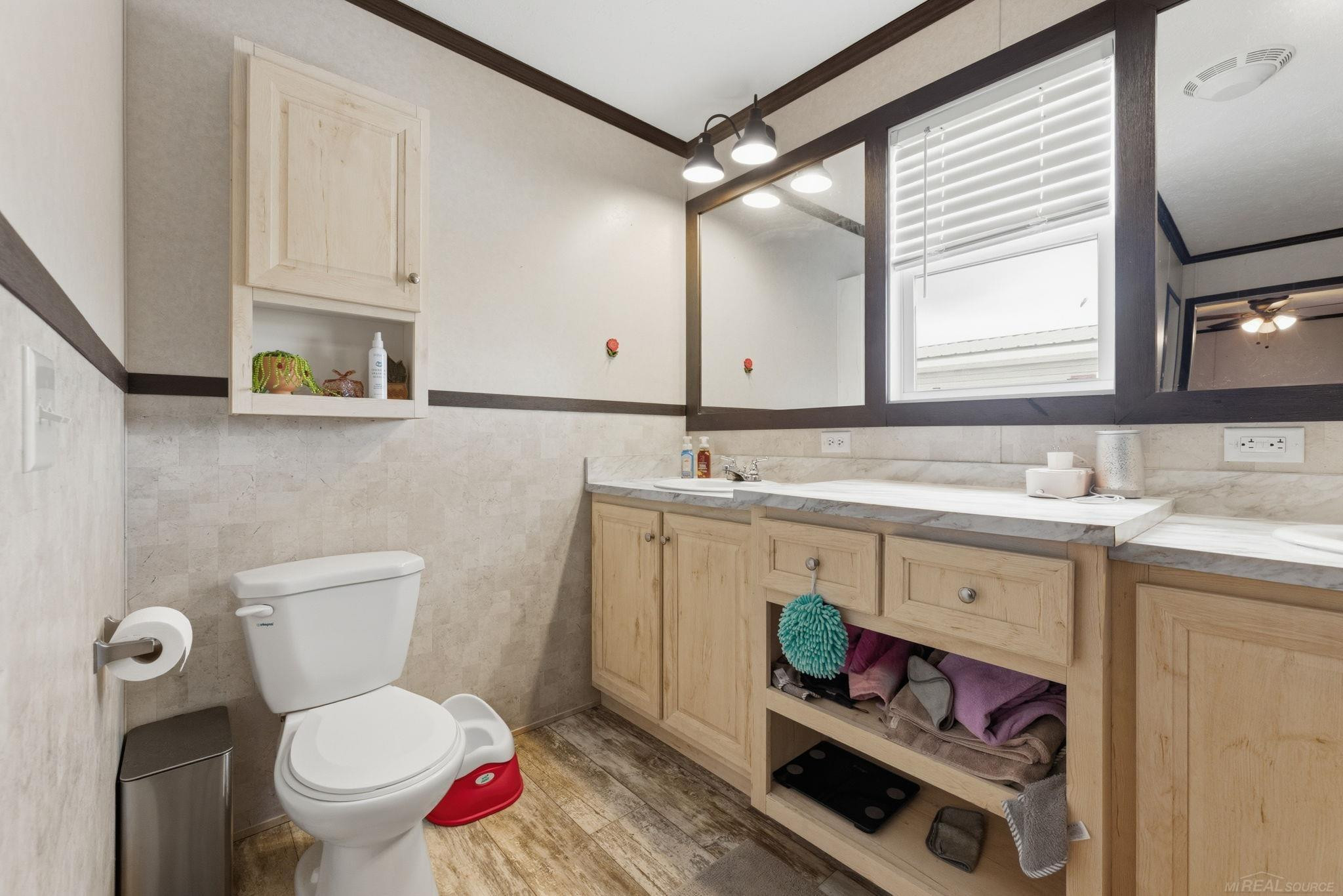 1401 Juniper Court, MI — Photo 15