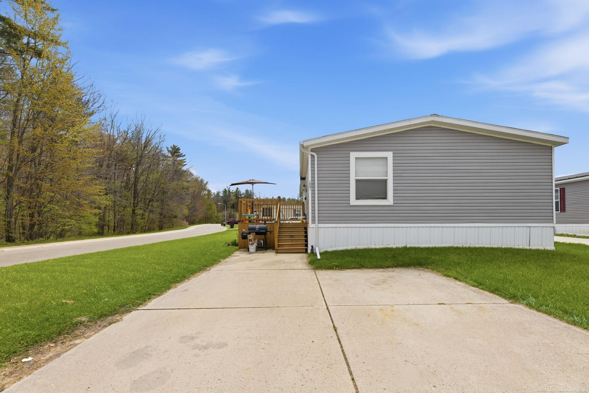 1401 Juniper Court, MI — Photo 3