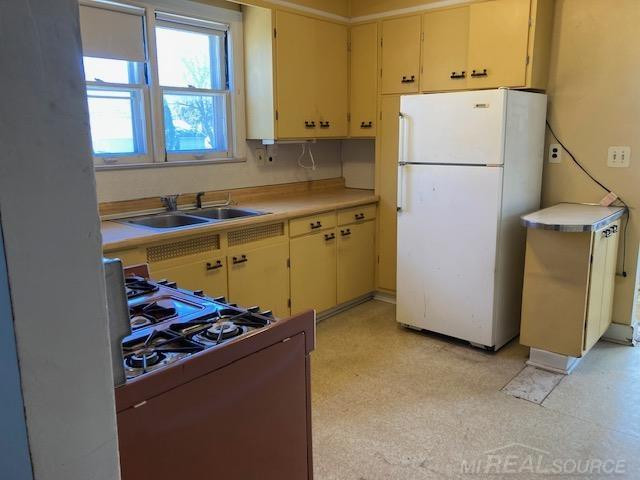 8442 Central Street, Center Line, MI 48015 — Photo 14