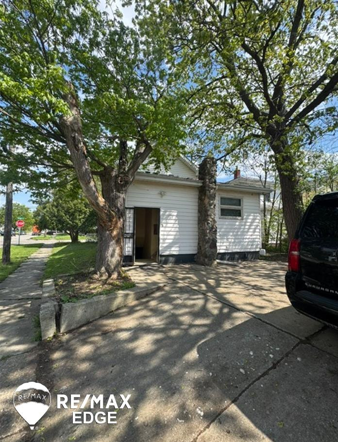 870 Tacken Street, Flint, MI 48532 — Photo 6