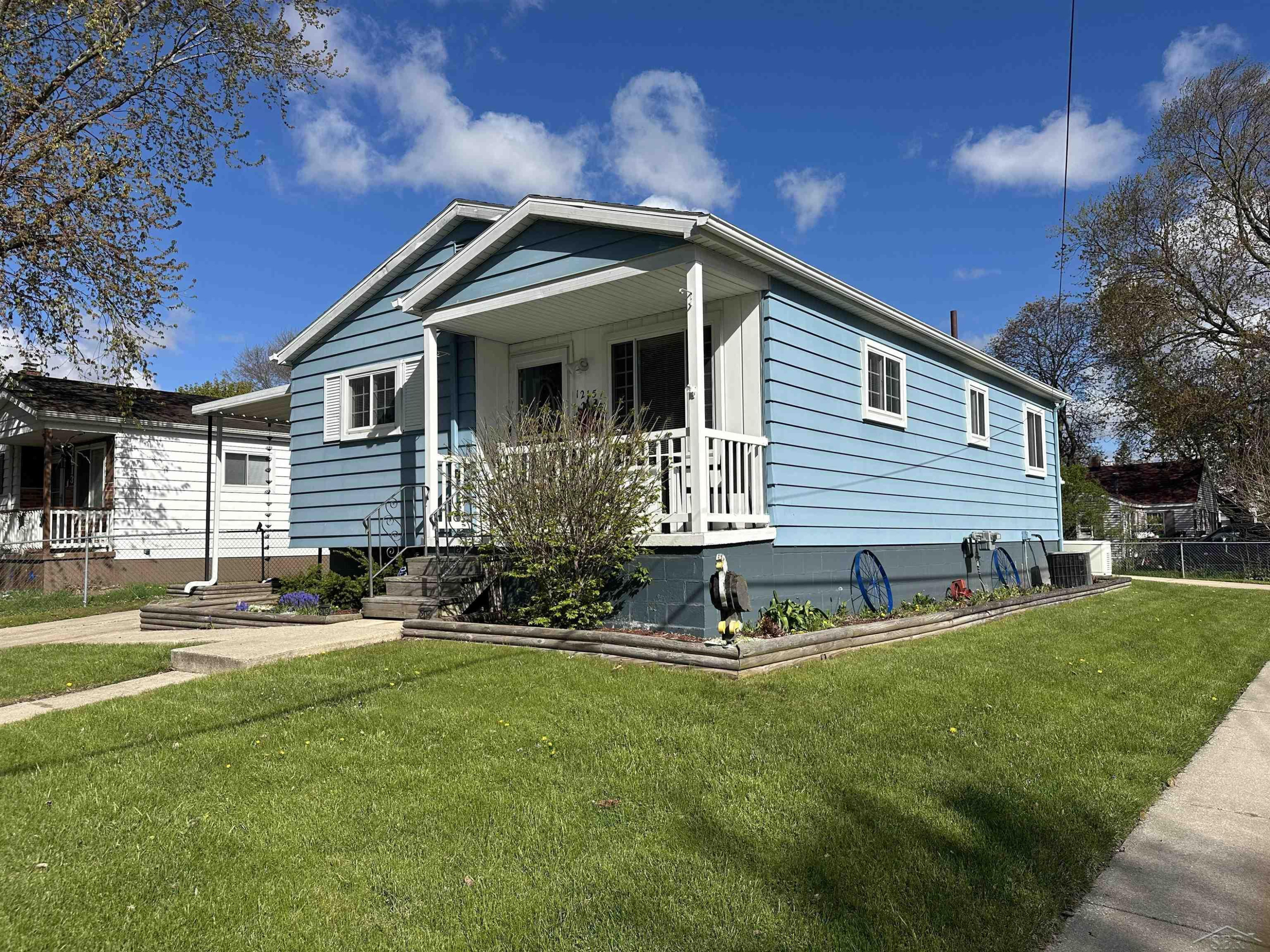 1215 Marchand Street, Bay City, MI 48706 — Photo 2